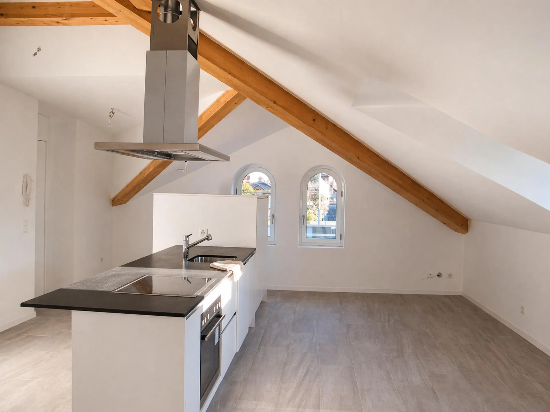 APPARTEMENT MANSARDÉ 3.5 PIÈCES AVEC CONFORT MODERNE | BELLINZONA
