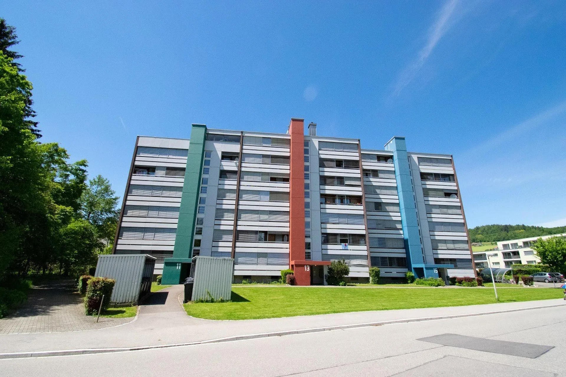Grosszügig an zentraler und doch ruhiger Lage mit weiten Grünflächen