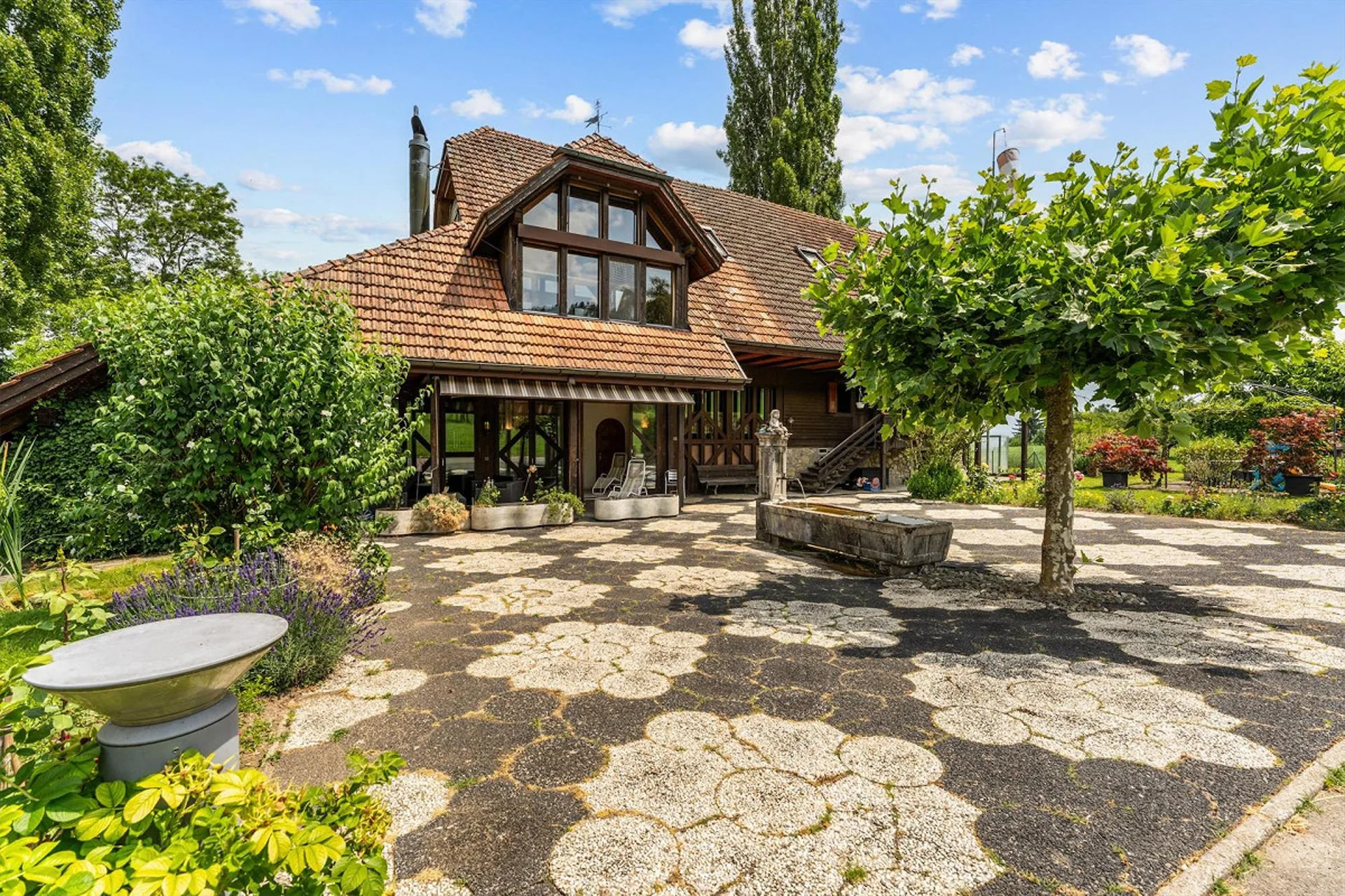 Landhaus in Winikon mit Pool, Weinkeller & grossem Grundstück