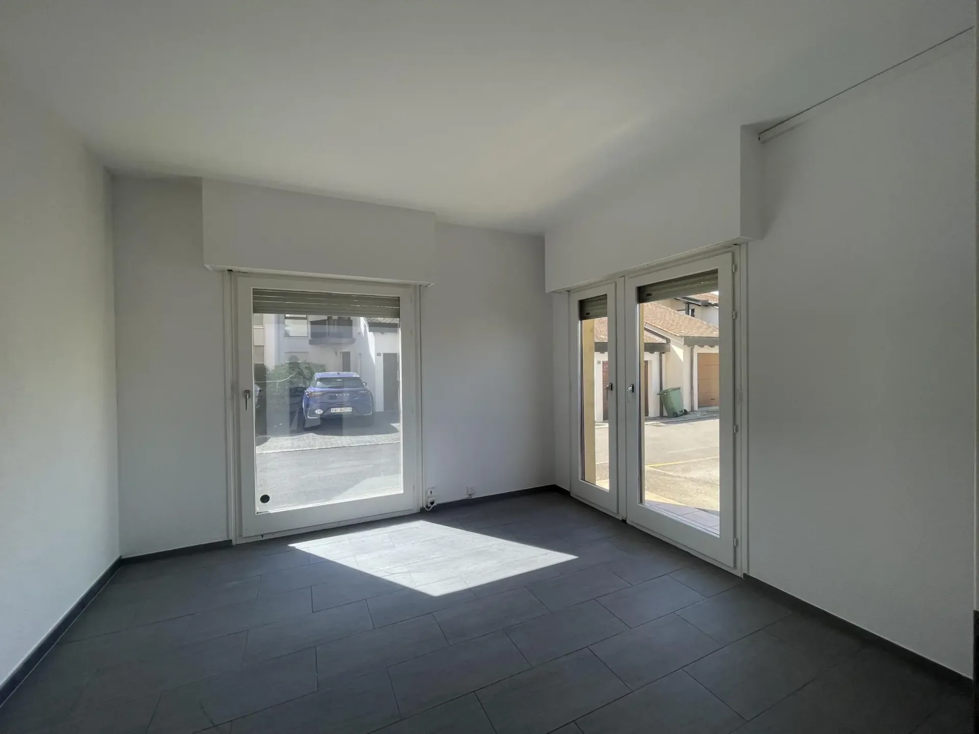 À Vermietung ? Büro / Gewerbefläche in Bogis-Bossey