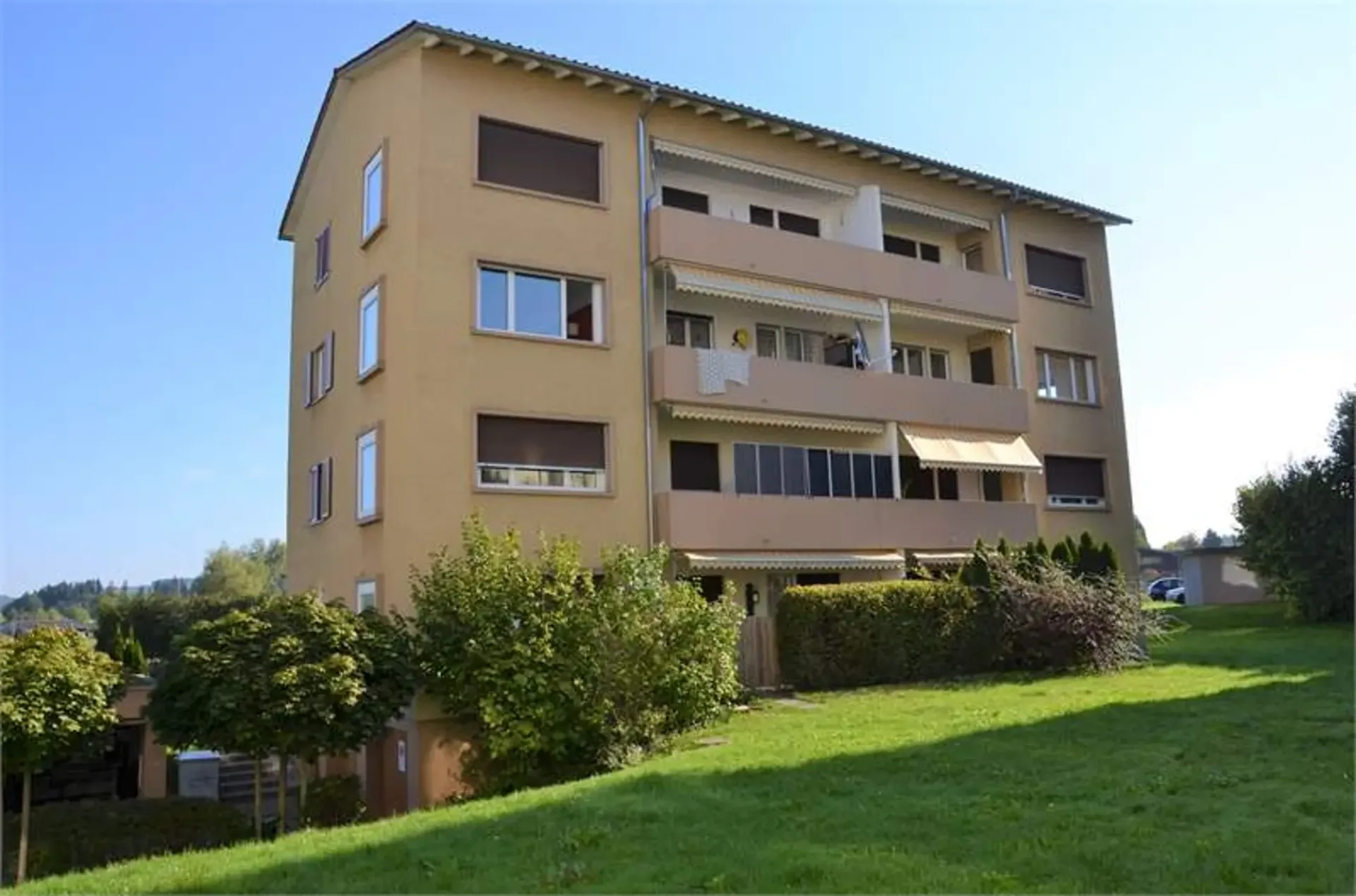 3.5-Zimmer-Wohnung an ruhiger Lage mit zwei sonnigen Balkonen