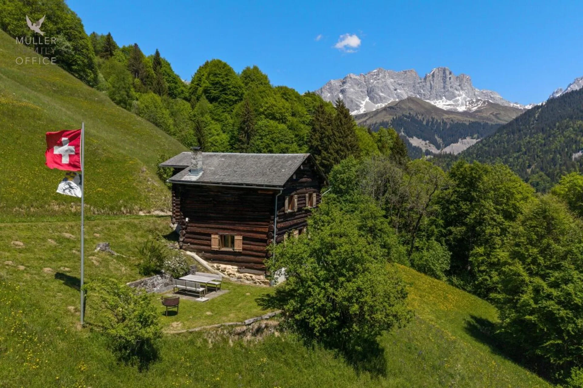 Charaktervolles Ferienhaus mit traumhafter Fernsicht über das Prättigau