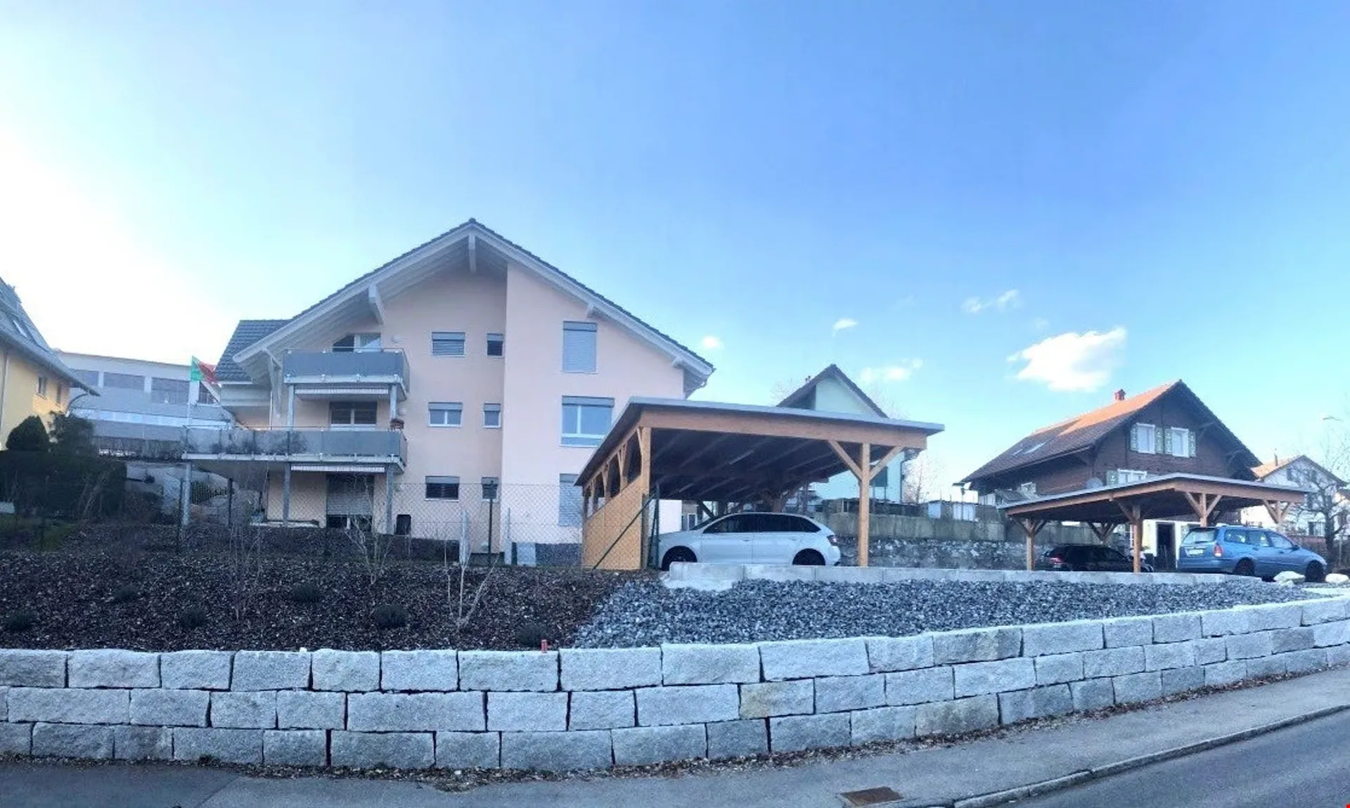 Moderne 3.5-EG-Zimmerwohnung mit Terrasse