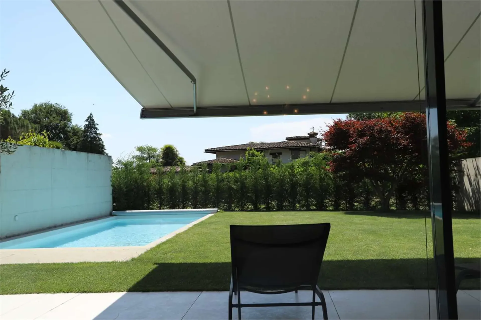 VILLA CON GIARDINO E PISCINA