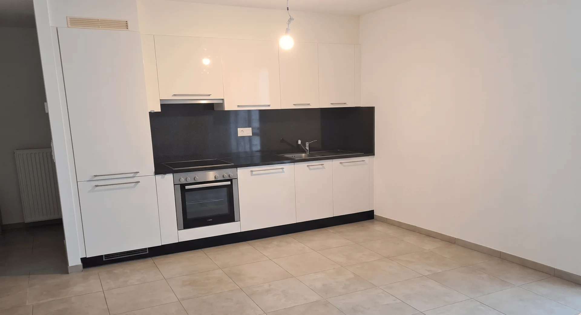TO RENT AGAIN : Beautiful bright apartment in Lutry with ultra-modern kitchen Available June / mid-June / July 1st as agreed