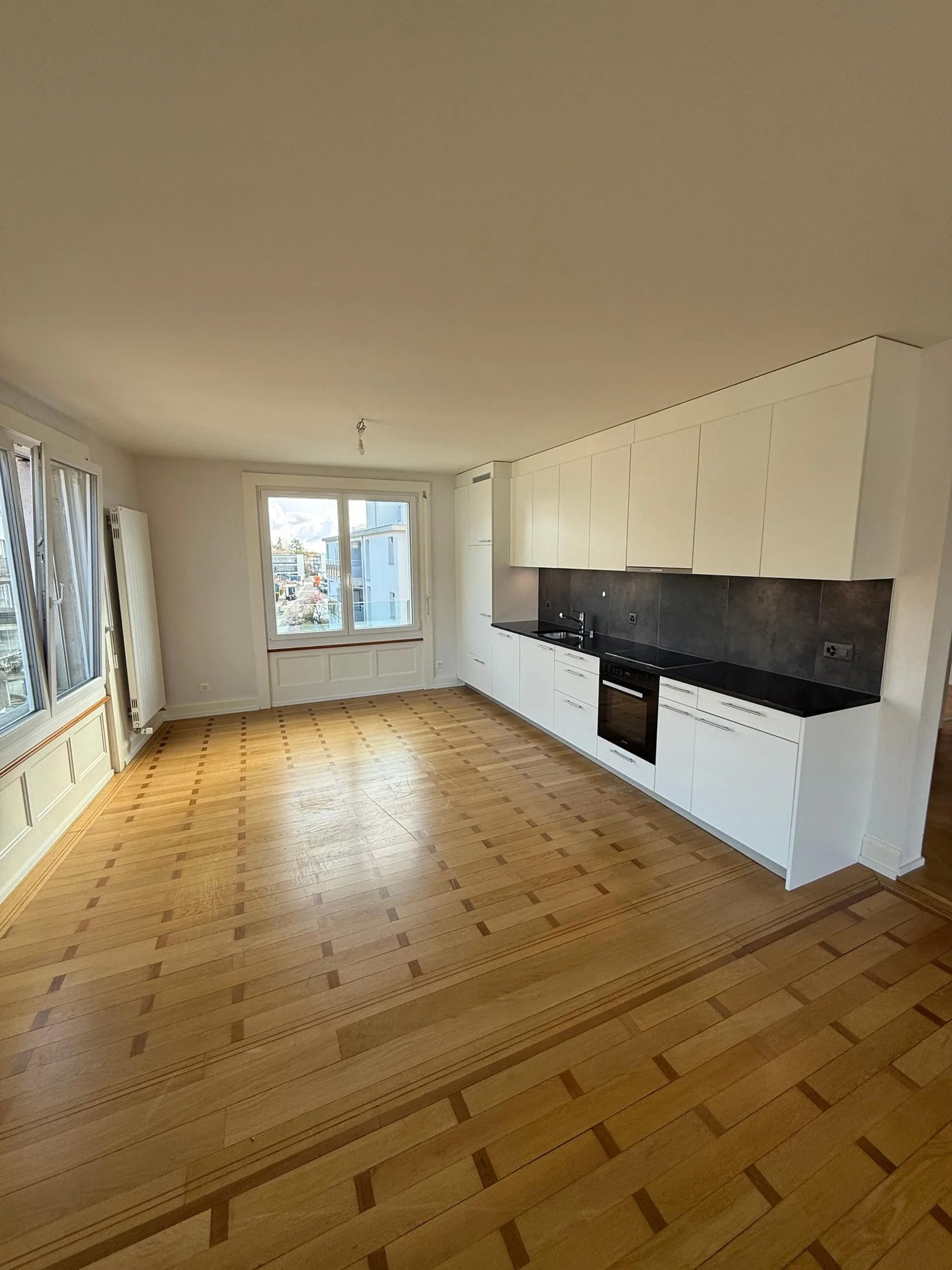 Spacieux appartement de 4 pièces avec balcon à Peseux