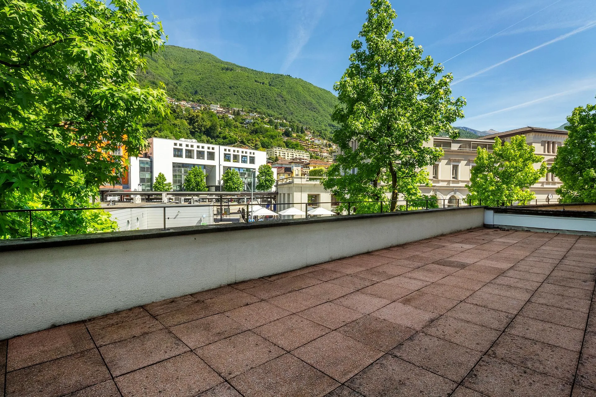 Appartement mit großer Terrasse in strategischer Lage zwischen See und ...