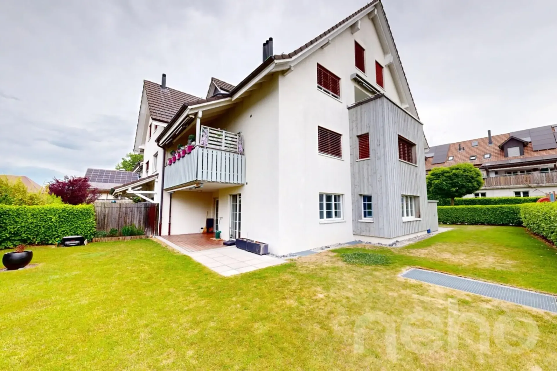 Gartenwohnung mit hochwertigem Innenausbau und vielen Extras