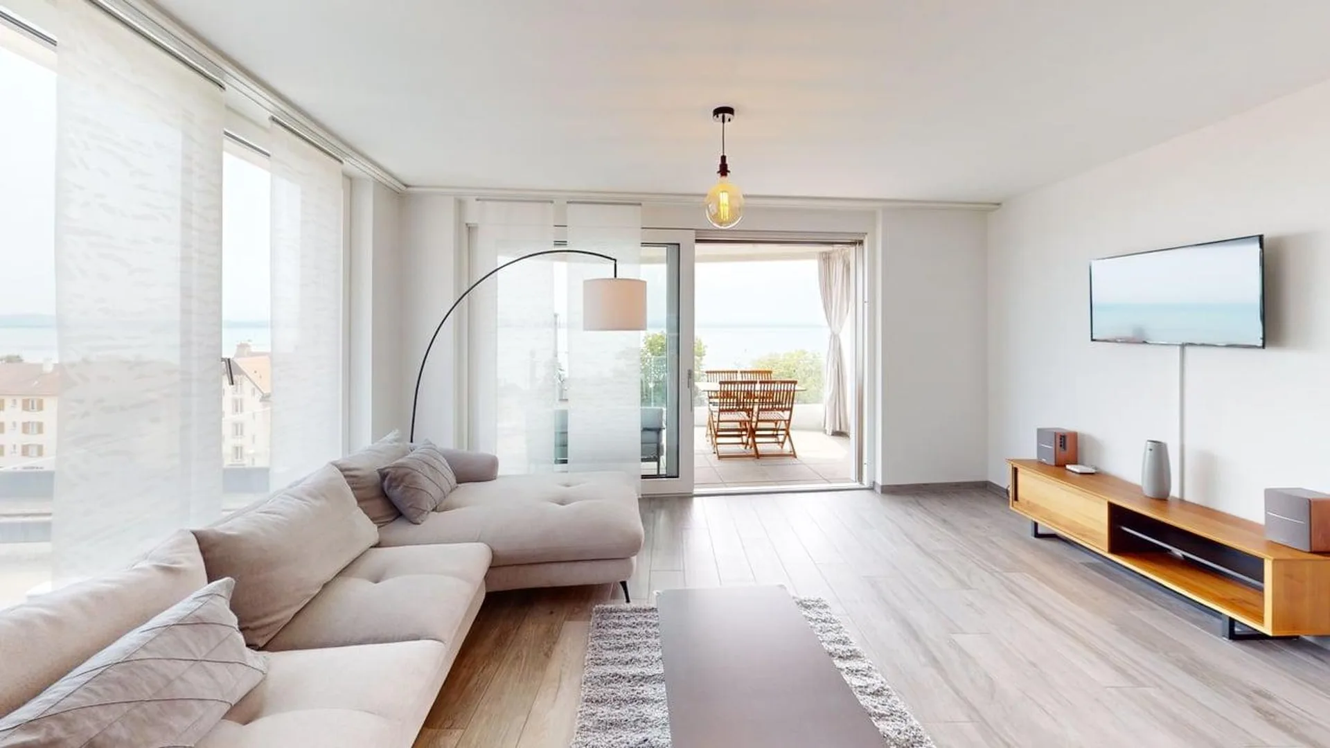 Spacious & bright 2-bedroom apartment with lake view - Neuchâtel