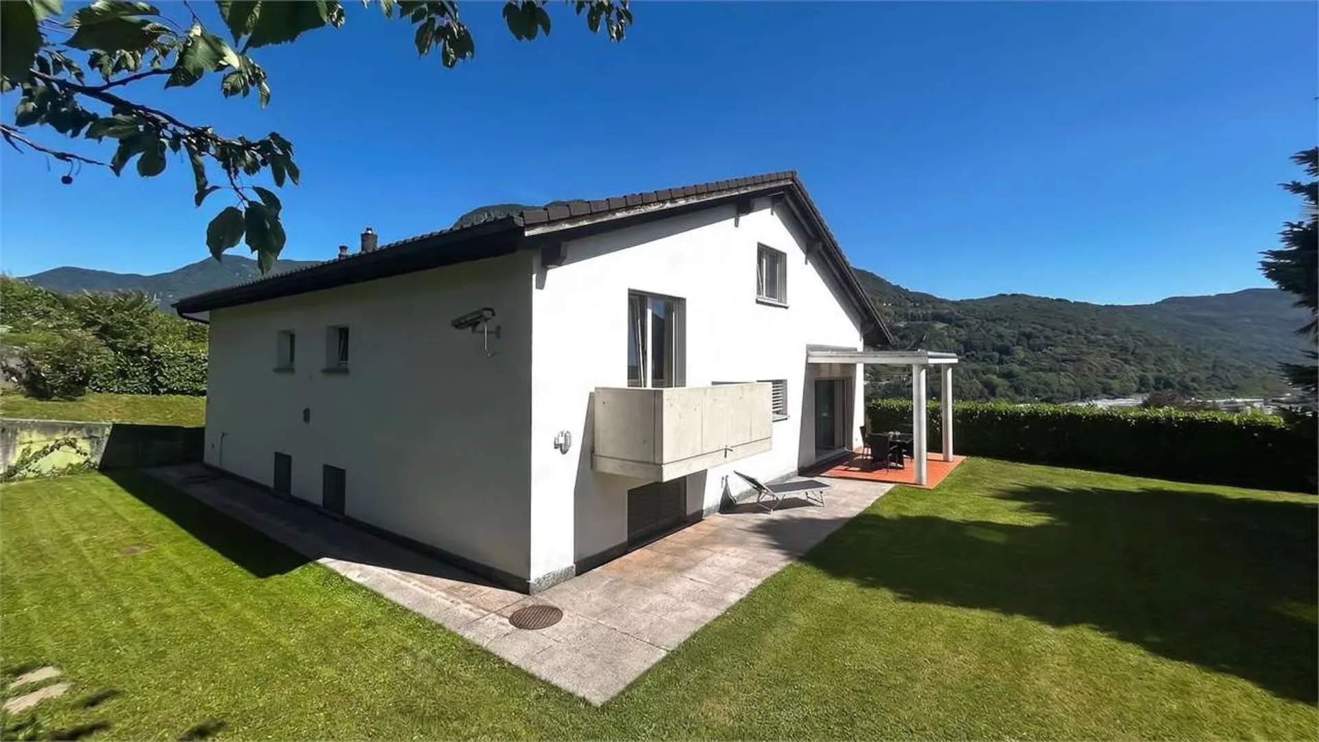 Exklusives Haus mit Garten und freier Sicht