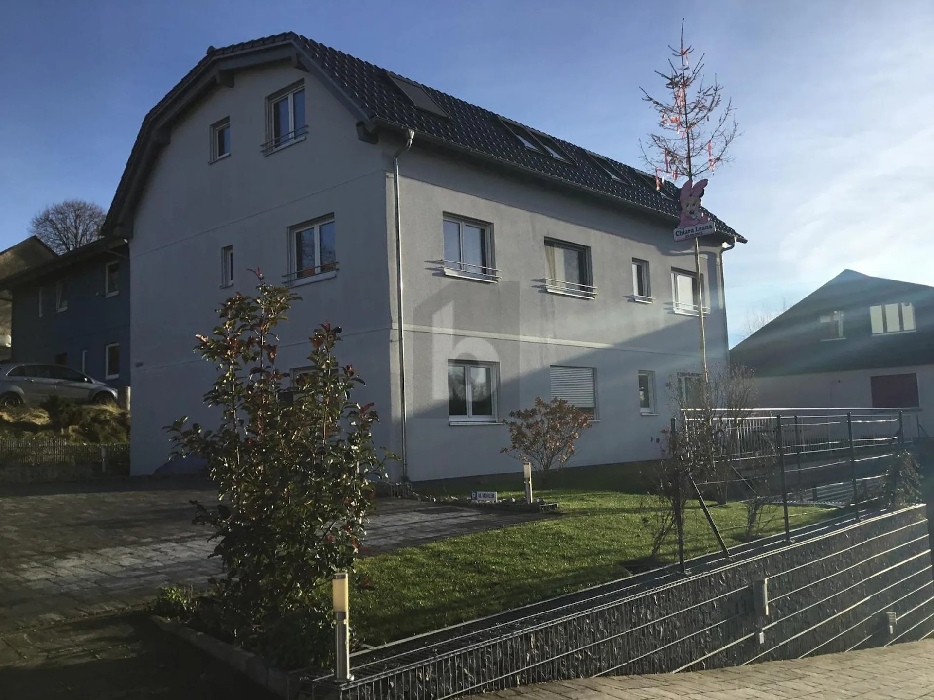 SONNIG, KLIMATISIERT MIT BALKON UND E-LADESTATION