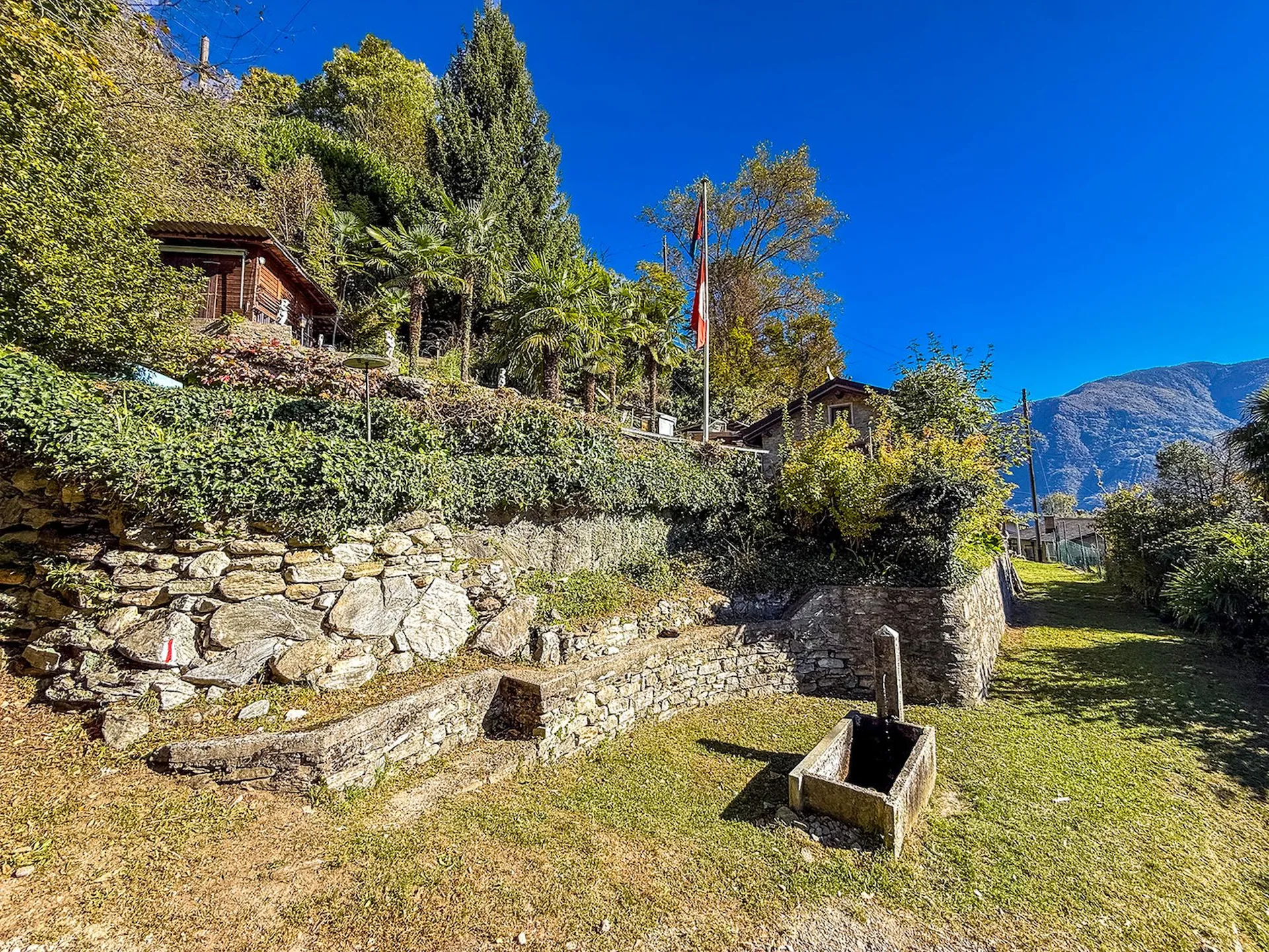 Rückzugsort im Tessin - Renoviertes Ferienhaus, mit Garten und Parkplatz