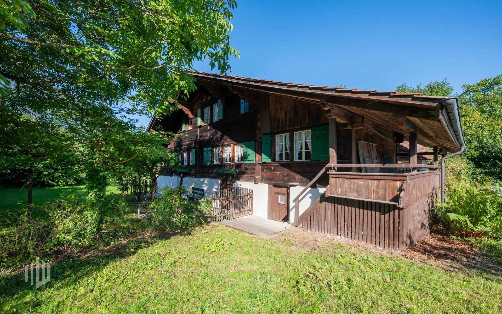 ImmoWyss -  Urchiges Chalet mit grosser Baulandreserve und Niesenblick