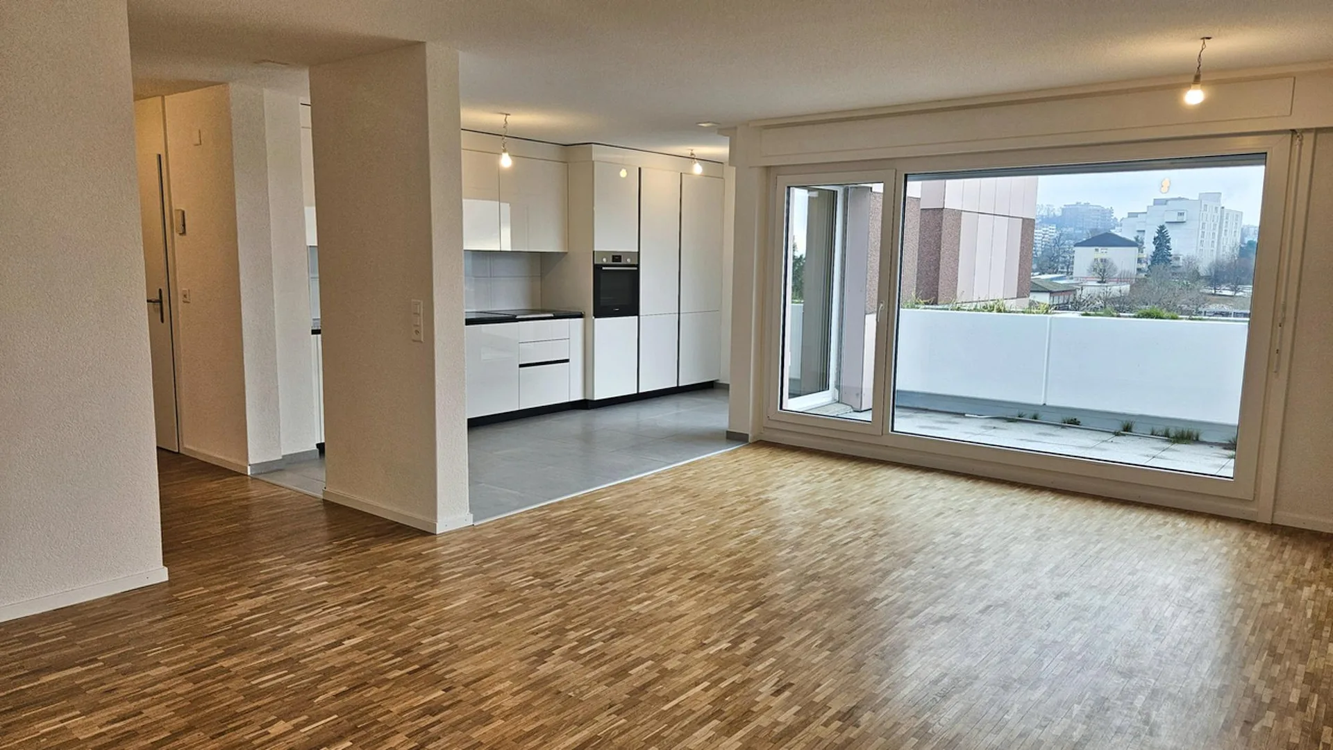 Appartement attique 4.5 p. avec colonne de lavage + balcon à Fribourg