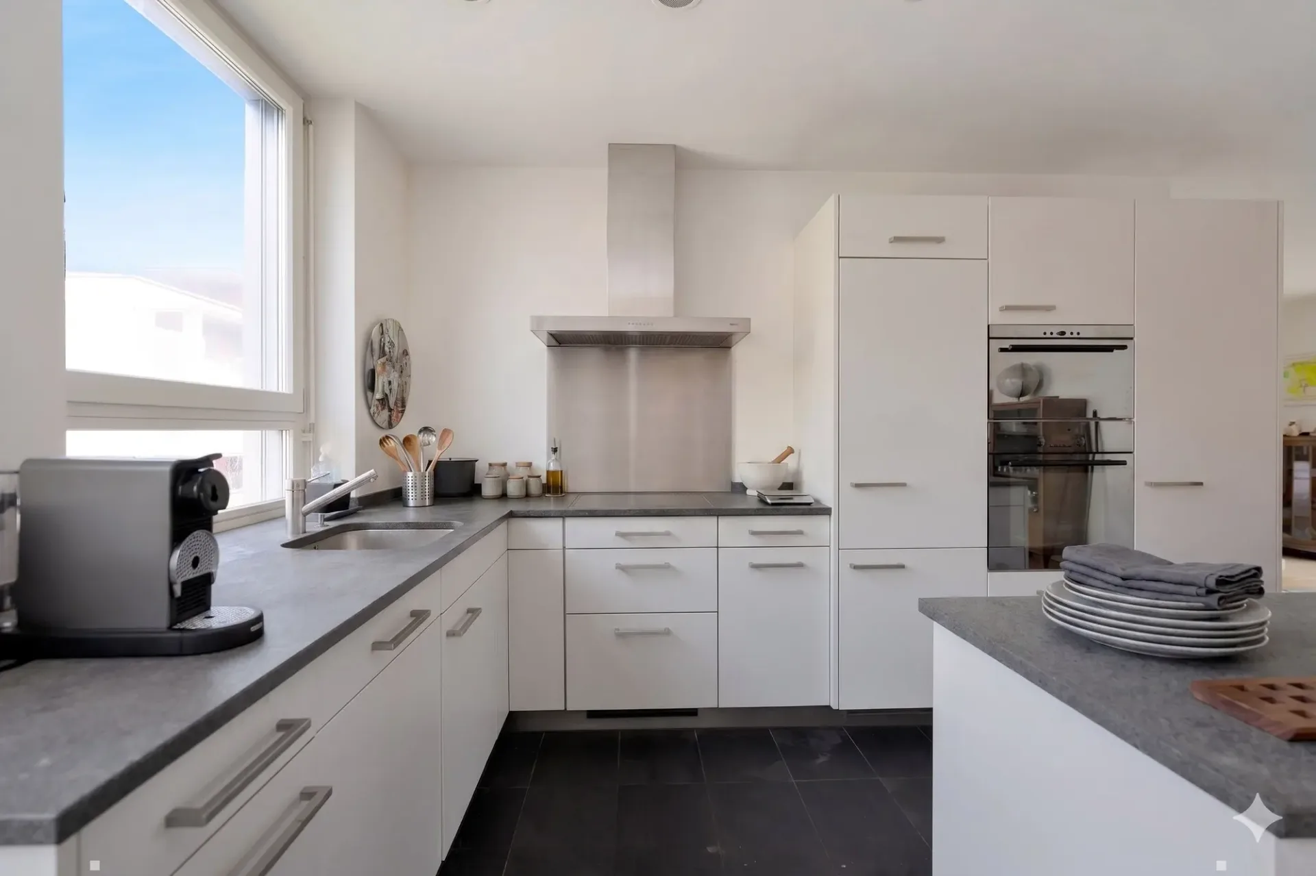 4.5-Zimmer-Eigentumswohnung mit Balkon und Einstellplatz in Biel