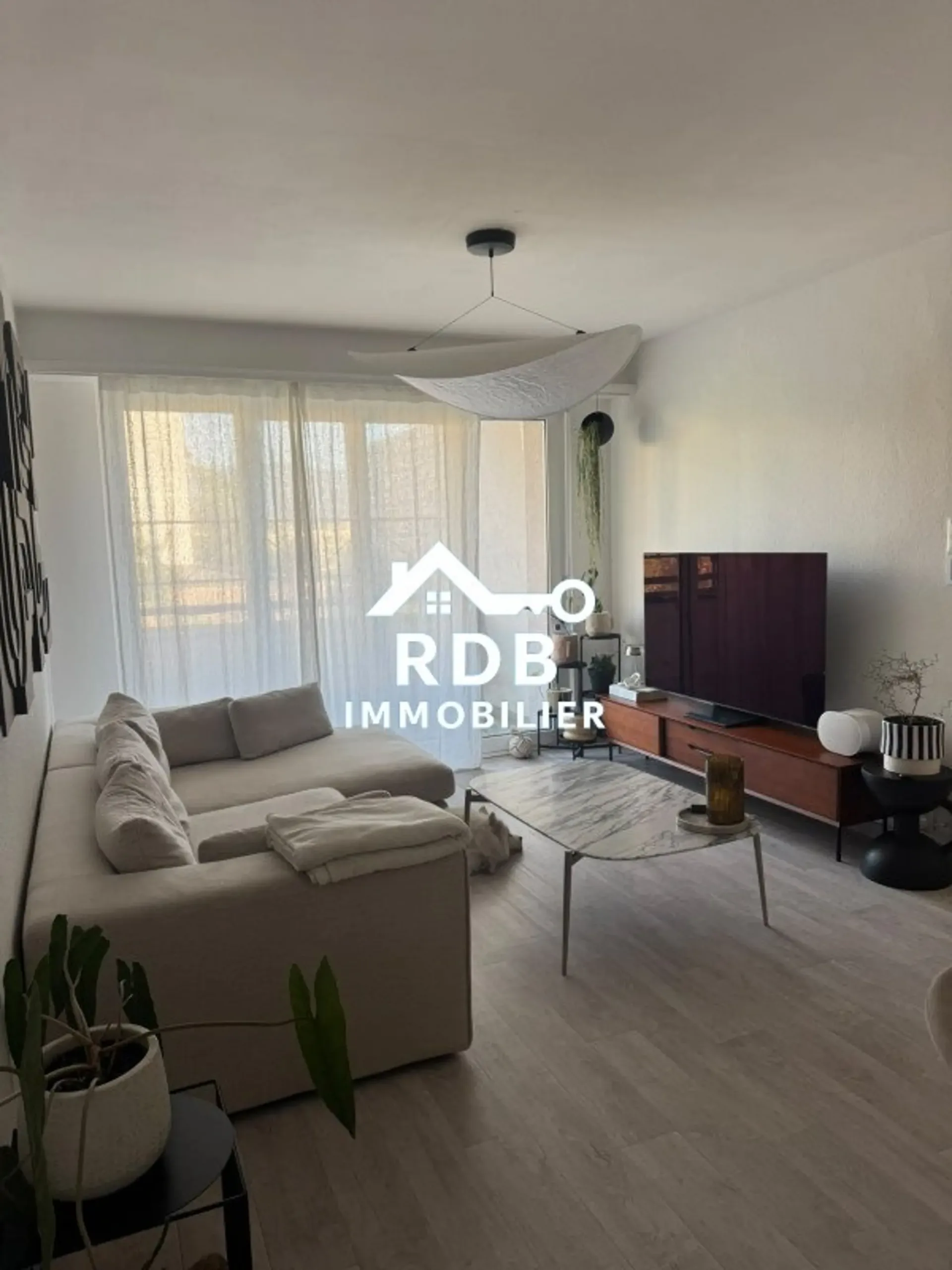 Wohnung mit 3 Zimmern im 5. Stock in Onex 1213