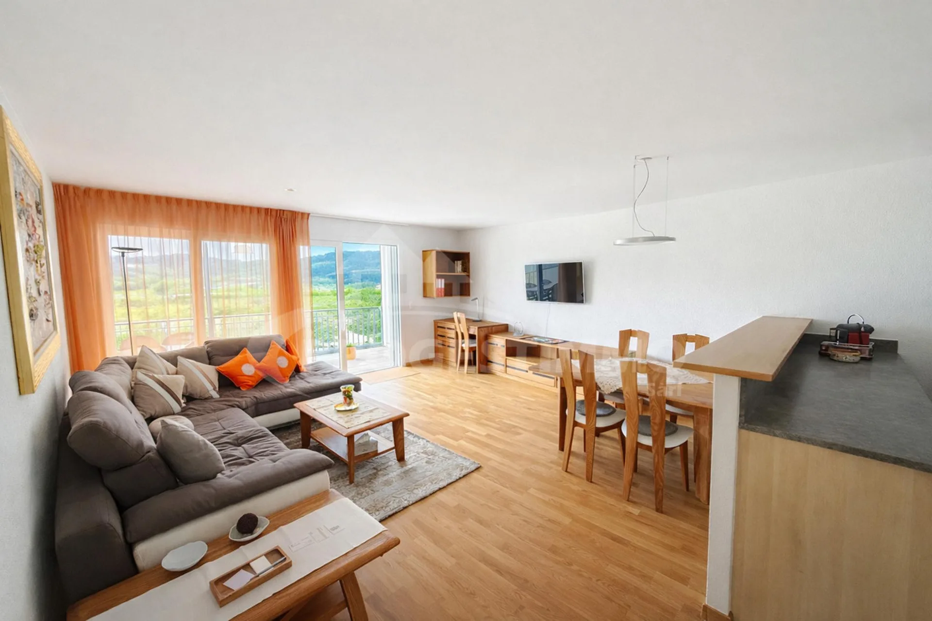 APPARTEMENT DANS LES BAINS DE SAILLON