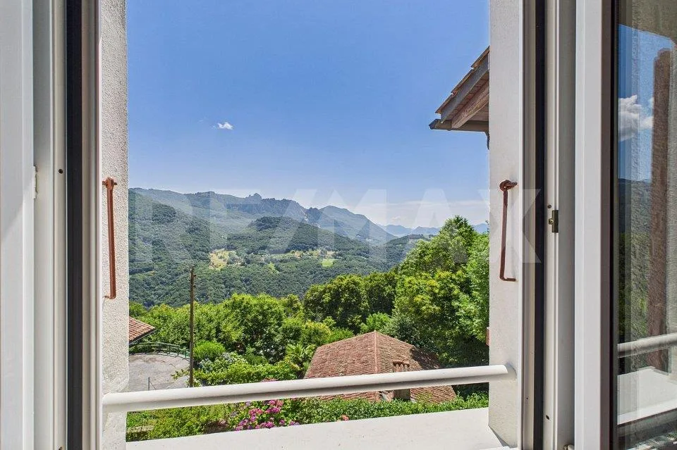 CORTICIASCA (TI): 5½ locali con giardino, splendida vista aperta e ...