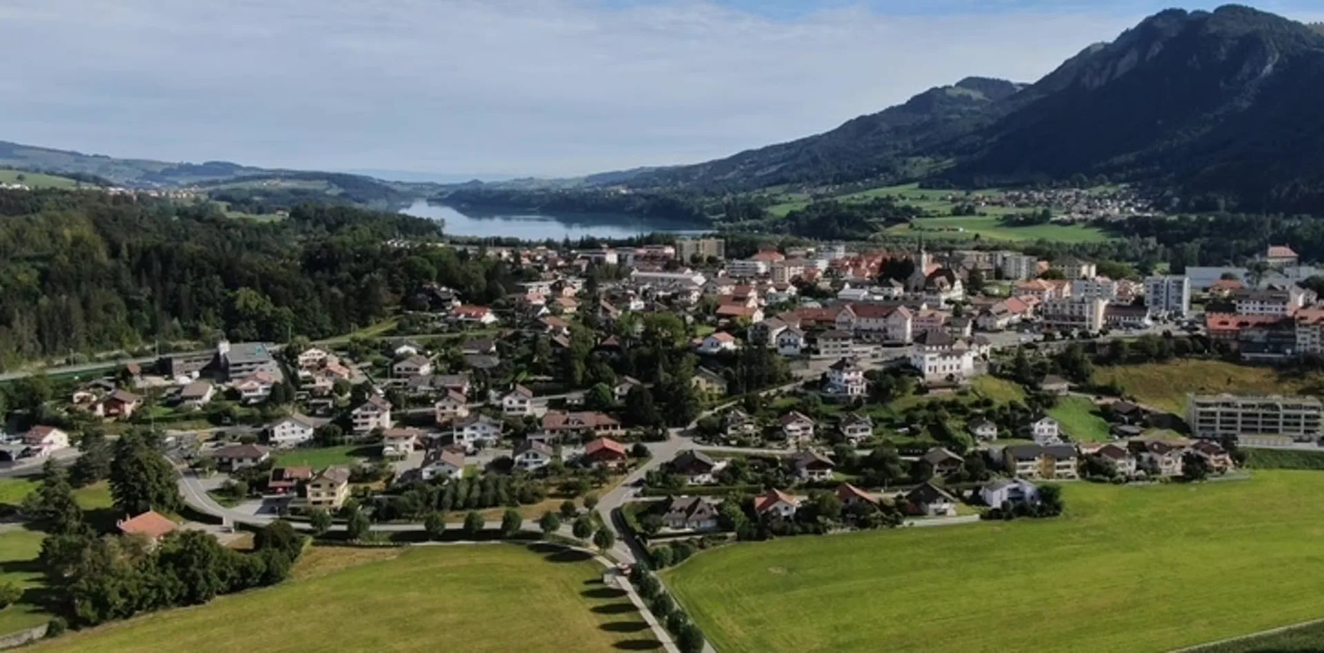Livraison fin  2027 -Attique de  2.5 pièces  avec grand balcon