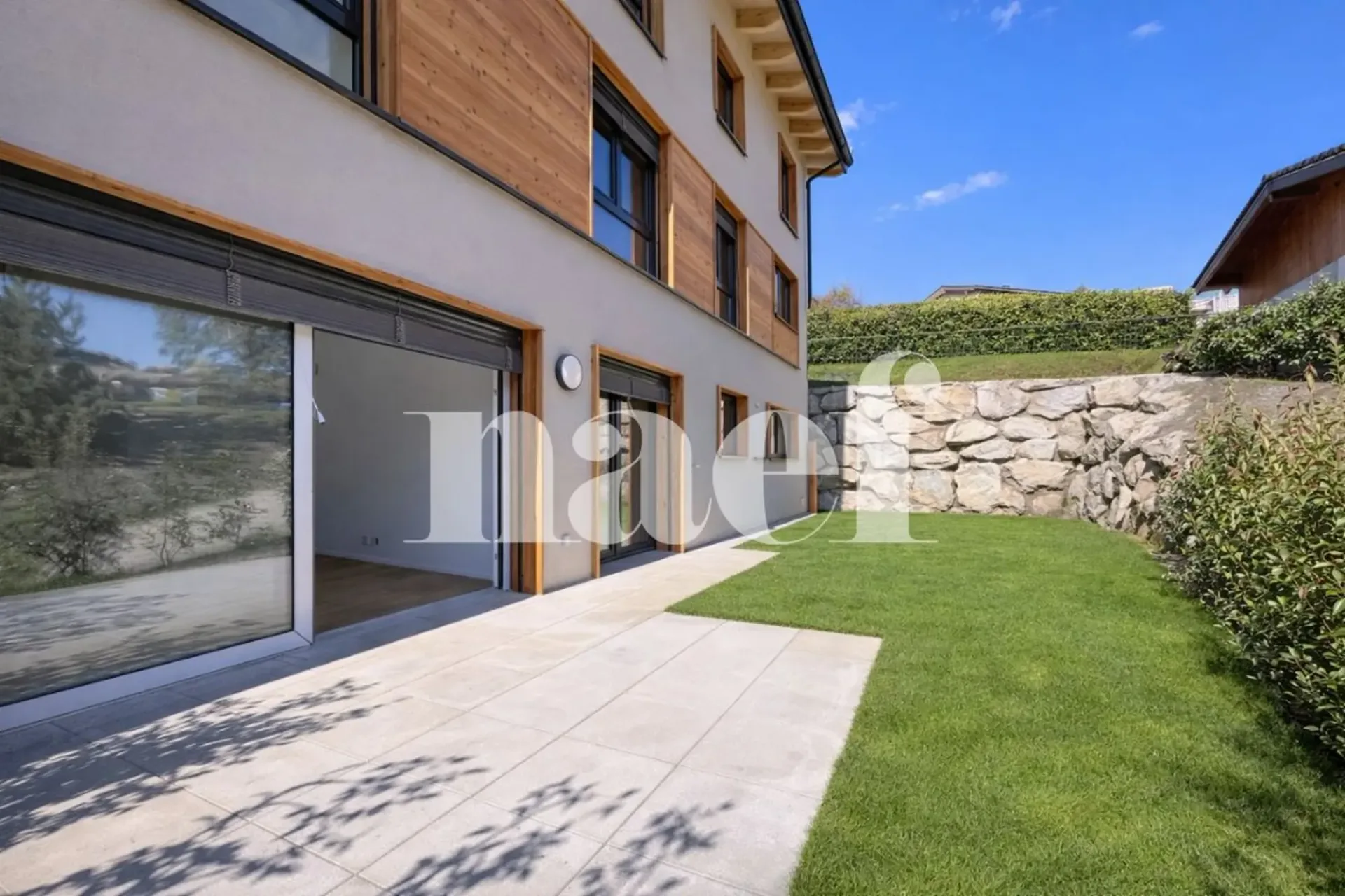 Schönes neues 3.5-Zimmer-Apartment mit großer Terrasse und eigenem Garten in Arbaz zum Verkauf
