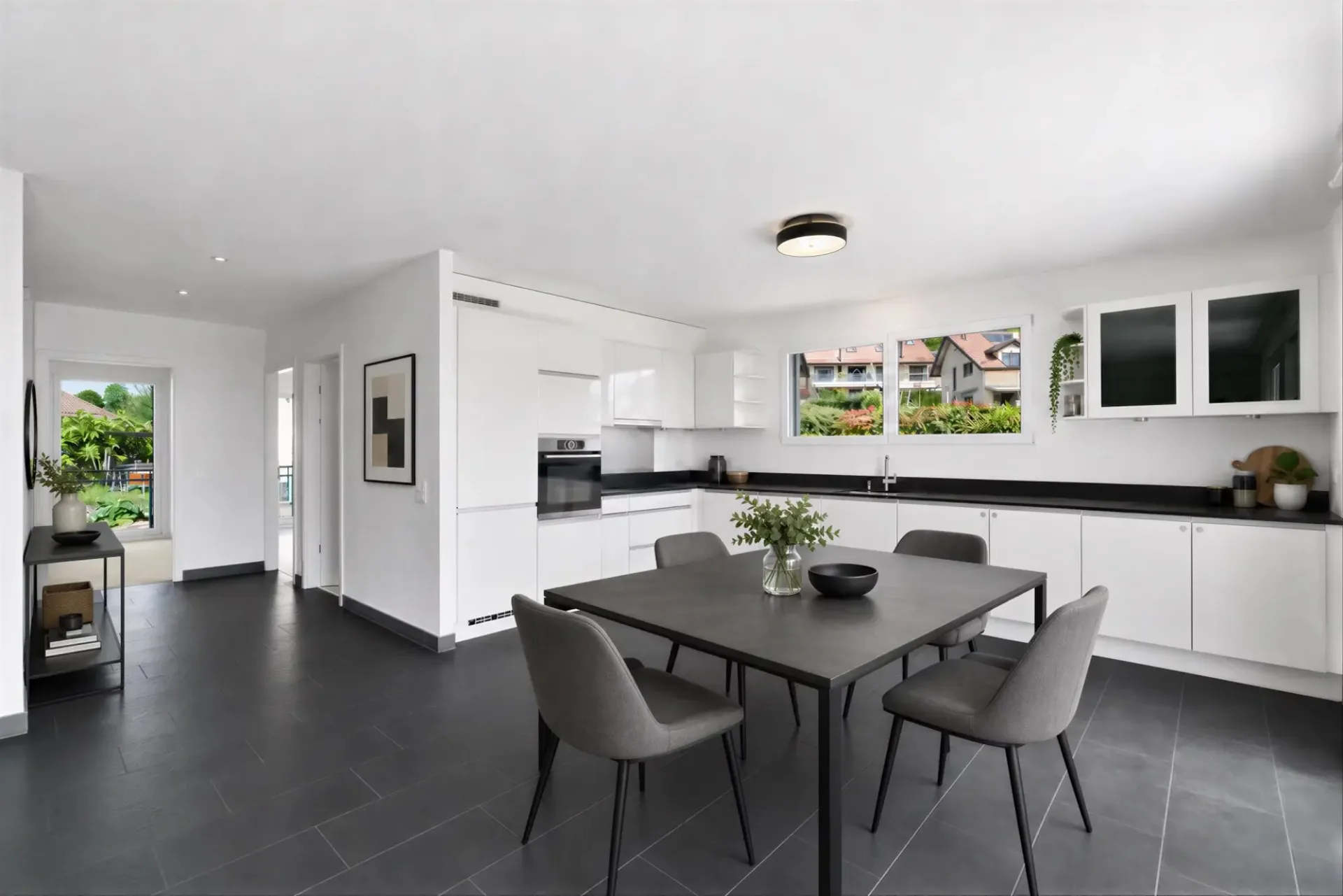 4.5-Room Apartment with Lake Views in Yens