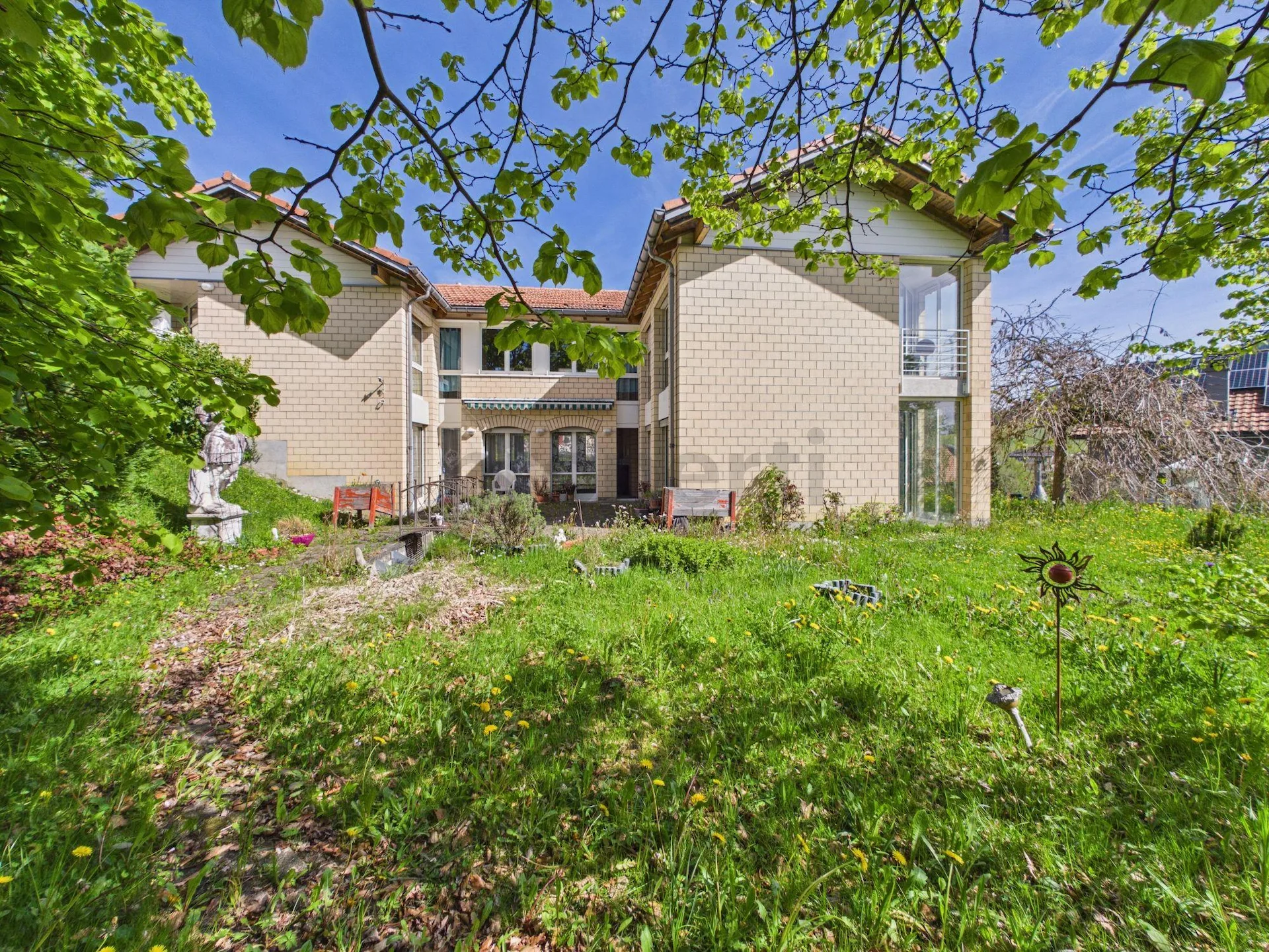 Geräumiges Einfamilienhaus mit 6 Zimmern und freier Aussicht