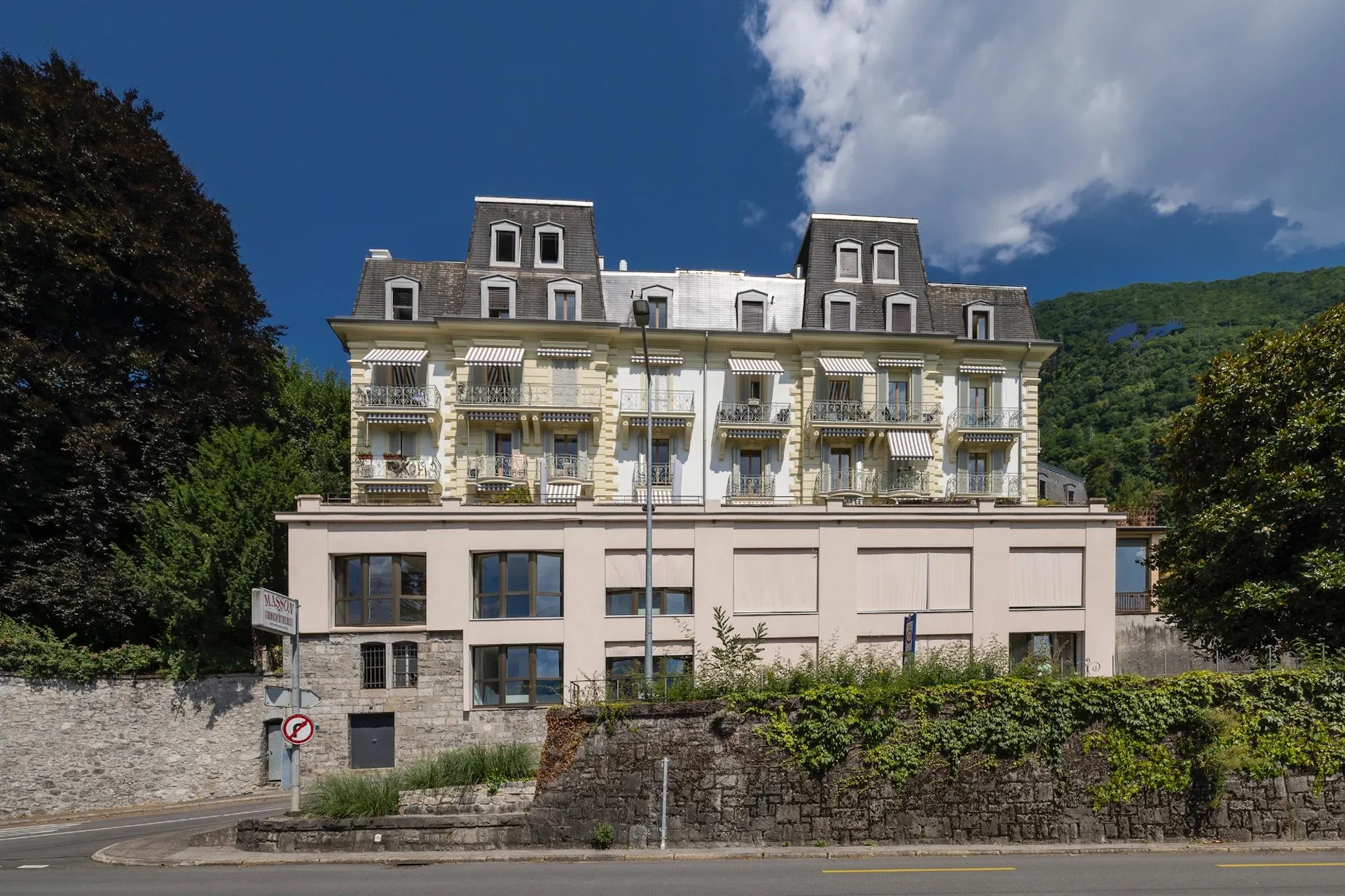 Superbe appartement de 3.5 pièces aux volumes remarquables et vue sur le lac