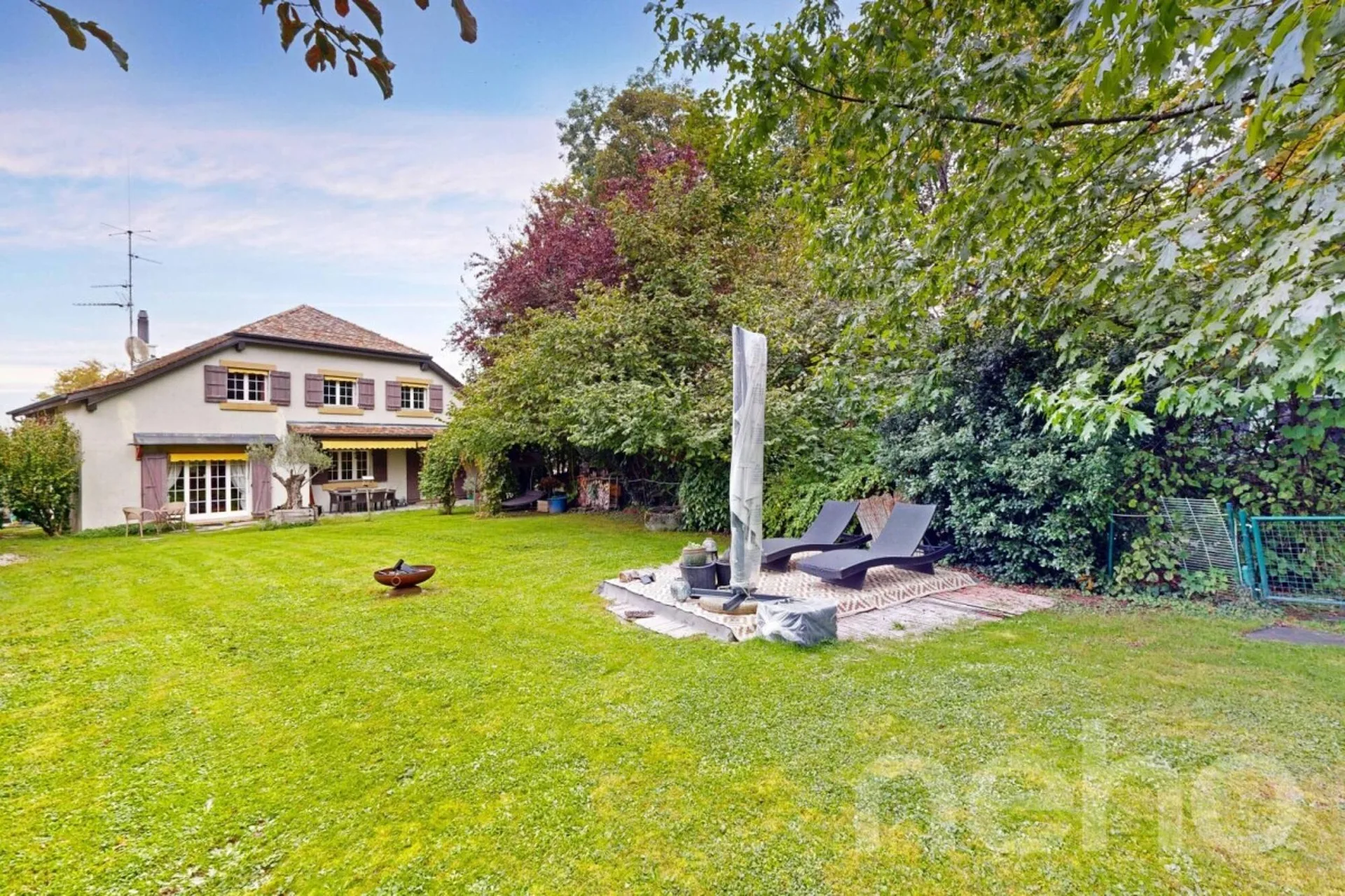 5,5 Zimmer-Familienhaus mit Garten in einem ruhigen Dorf