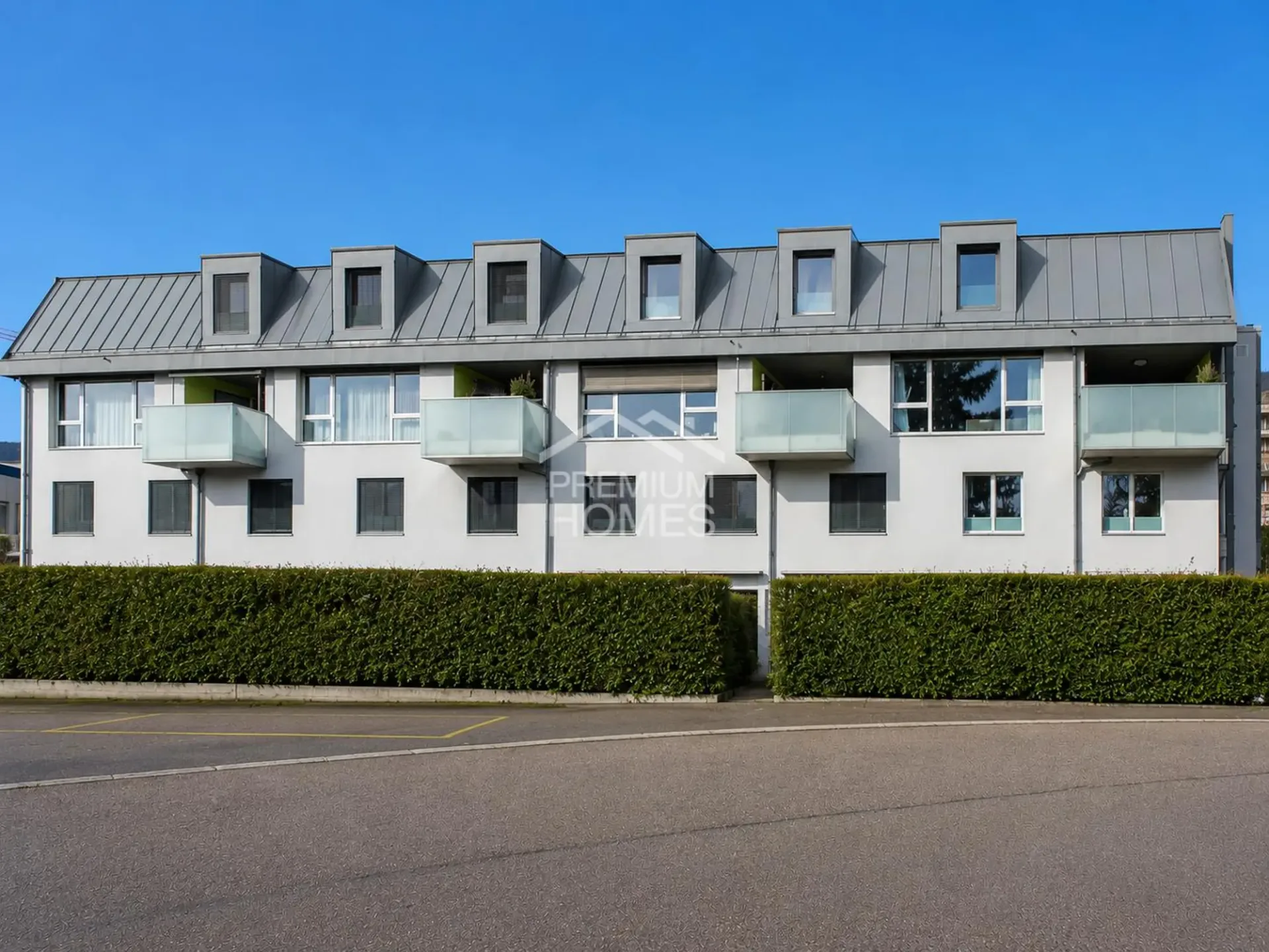 Moderne Doppelhaushälfte in der Nähe des Sees