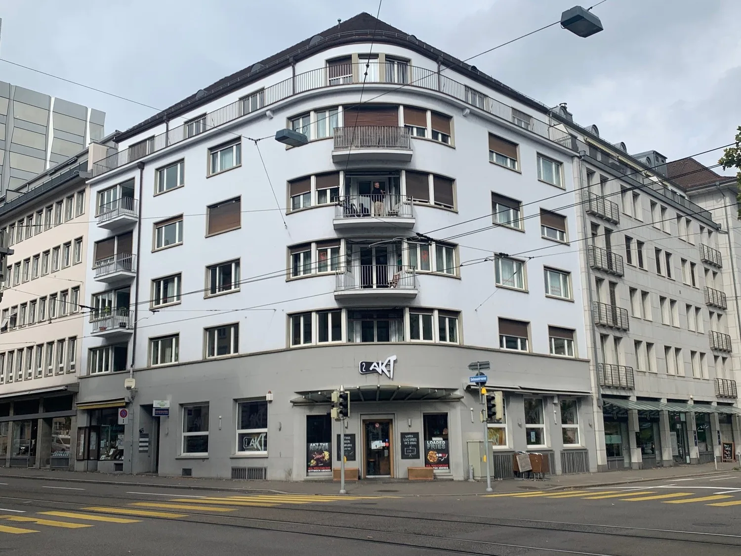 Grosszügige 5-Zimmer-Wohnung an zentraler Lage in Zürich