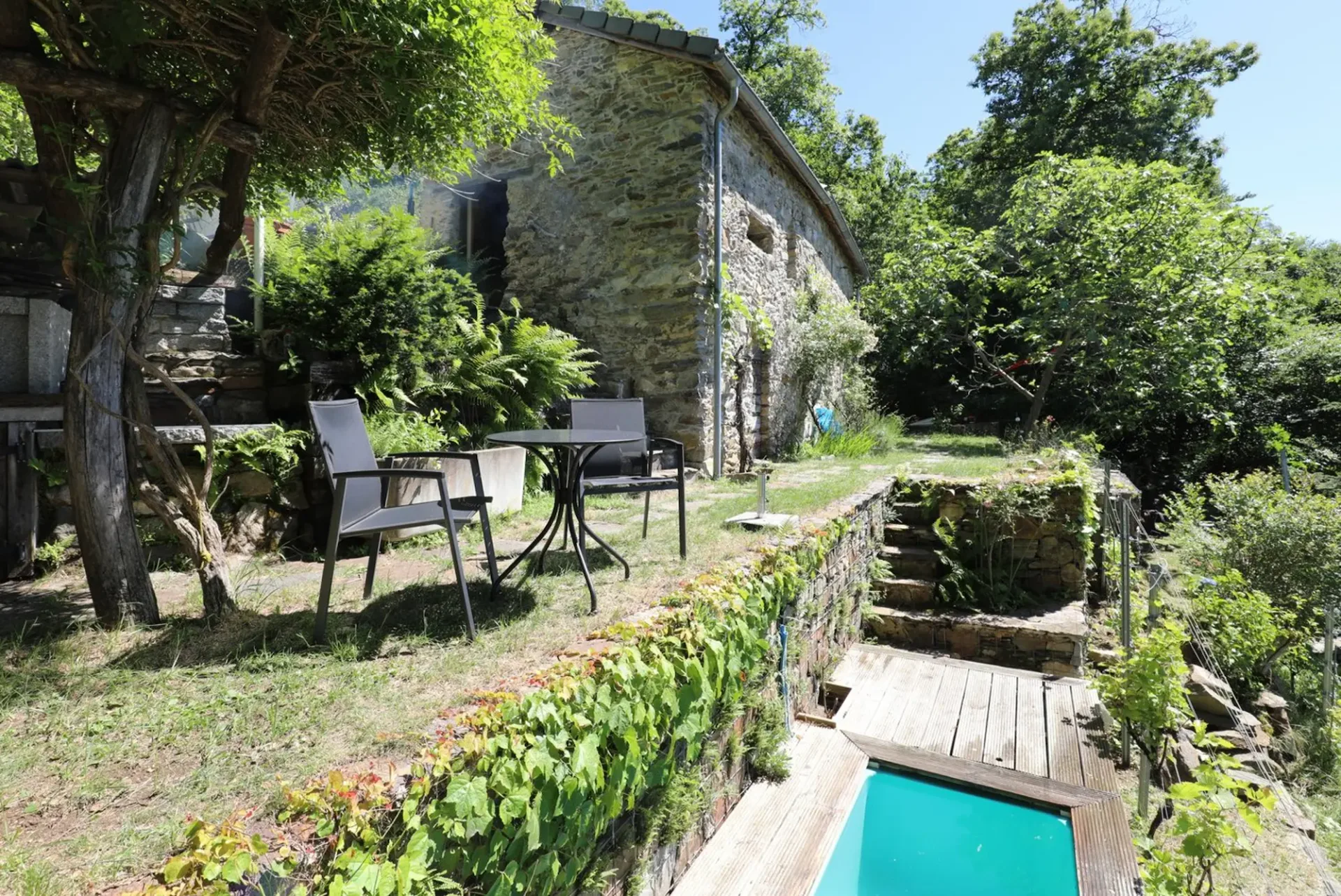 Einmaliges Rustico mit schönem Seeblick in Vairano