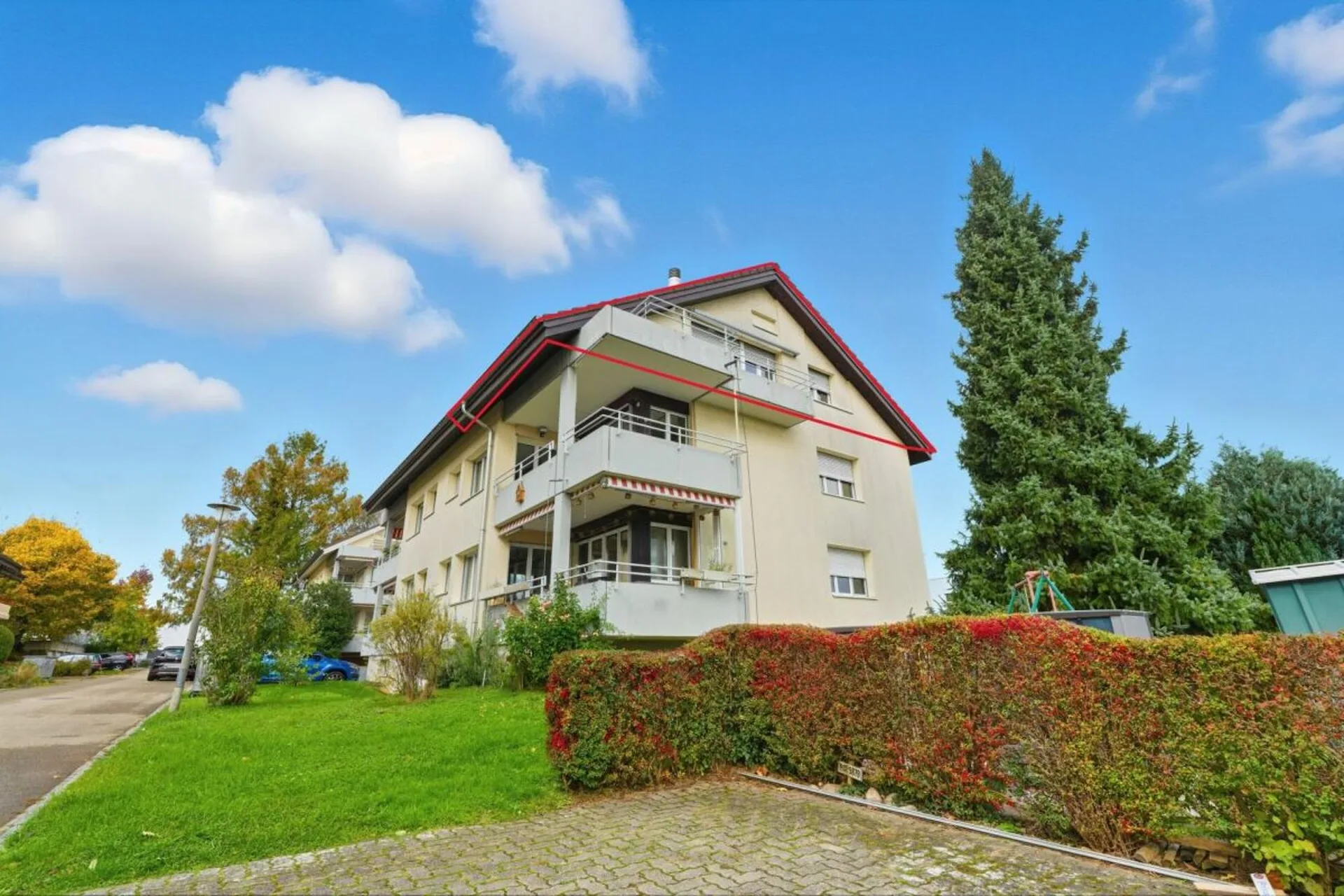 Cozy 2.5 room attic apartment with garage and balcony