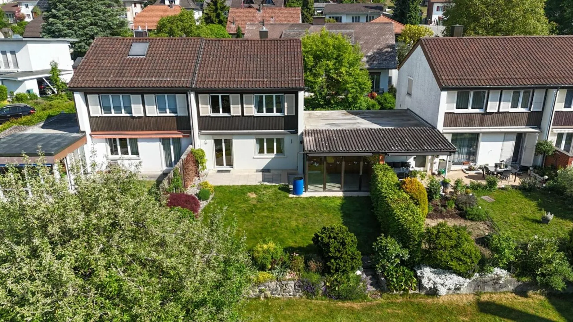 Sonniges Wohngefühl - Doppelhaushälfte mit Wintergarten und Umschwung