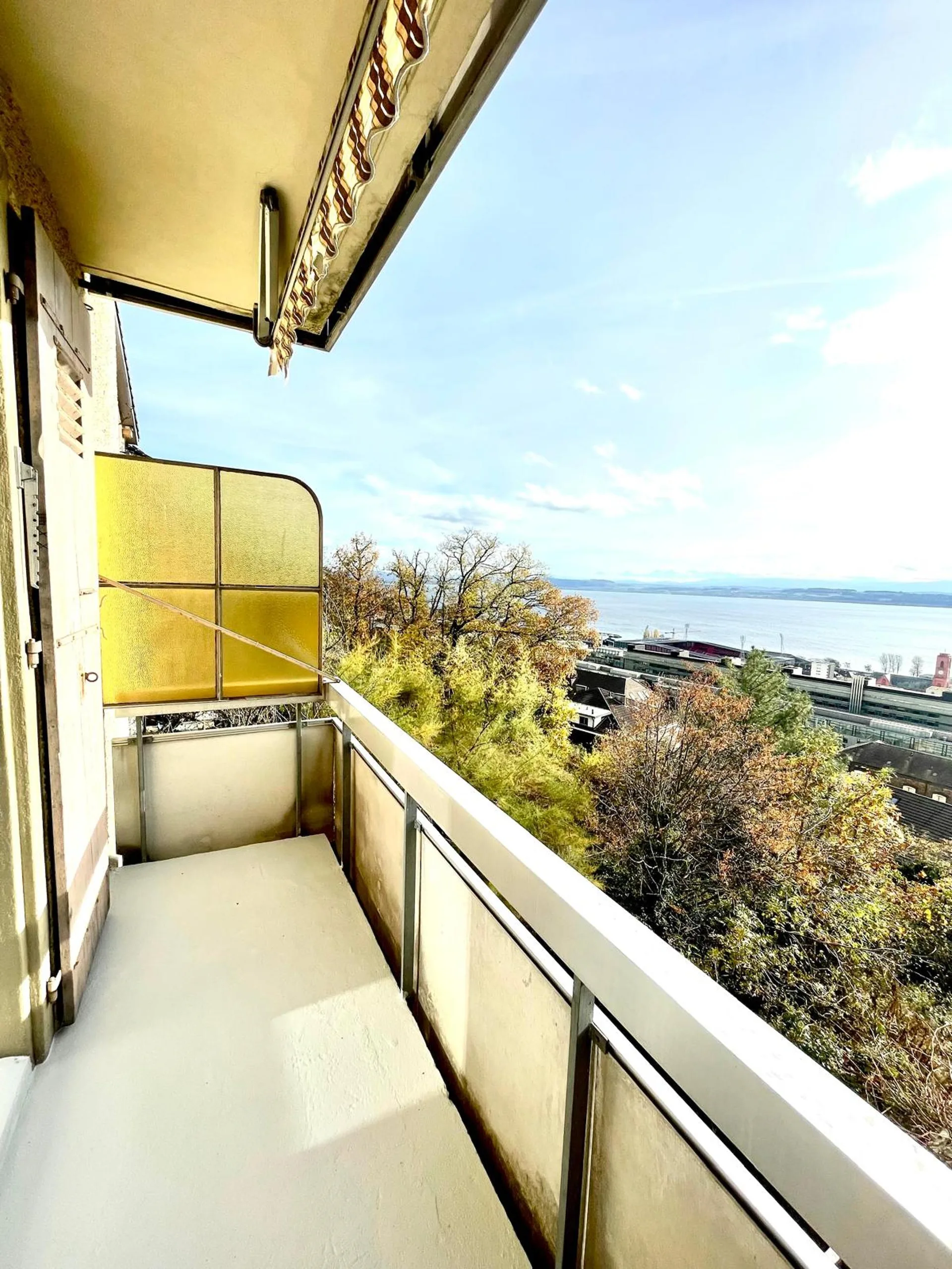 Mit Blick auf den See und die Alpen, wunderschöne 3,5-Zimmer-Wohnung
