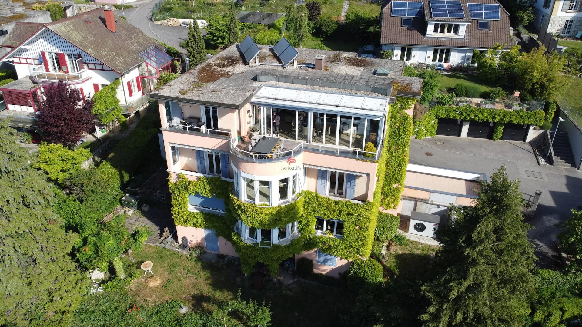 Appartement vue lac à transformer selon vos rêves!