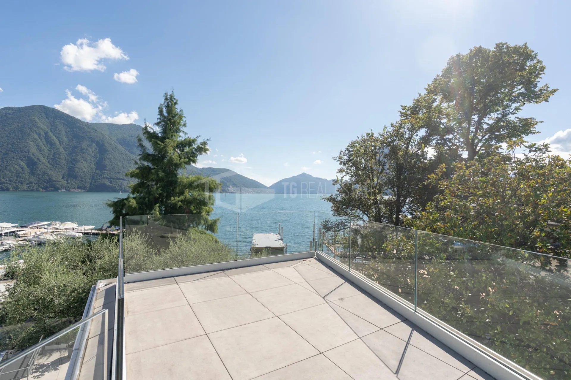 Exklusives, möbliertes Apartment in erster Reihe am See