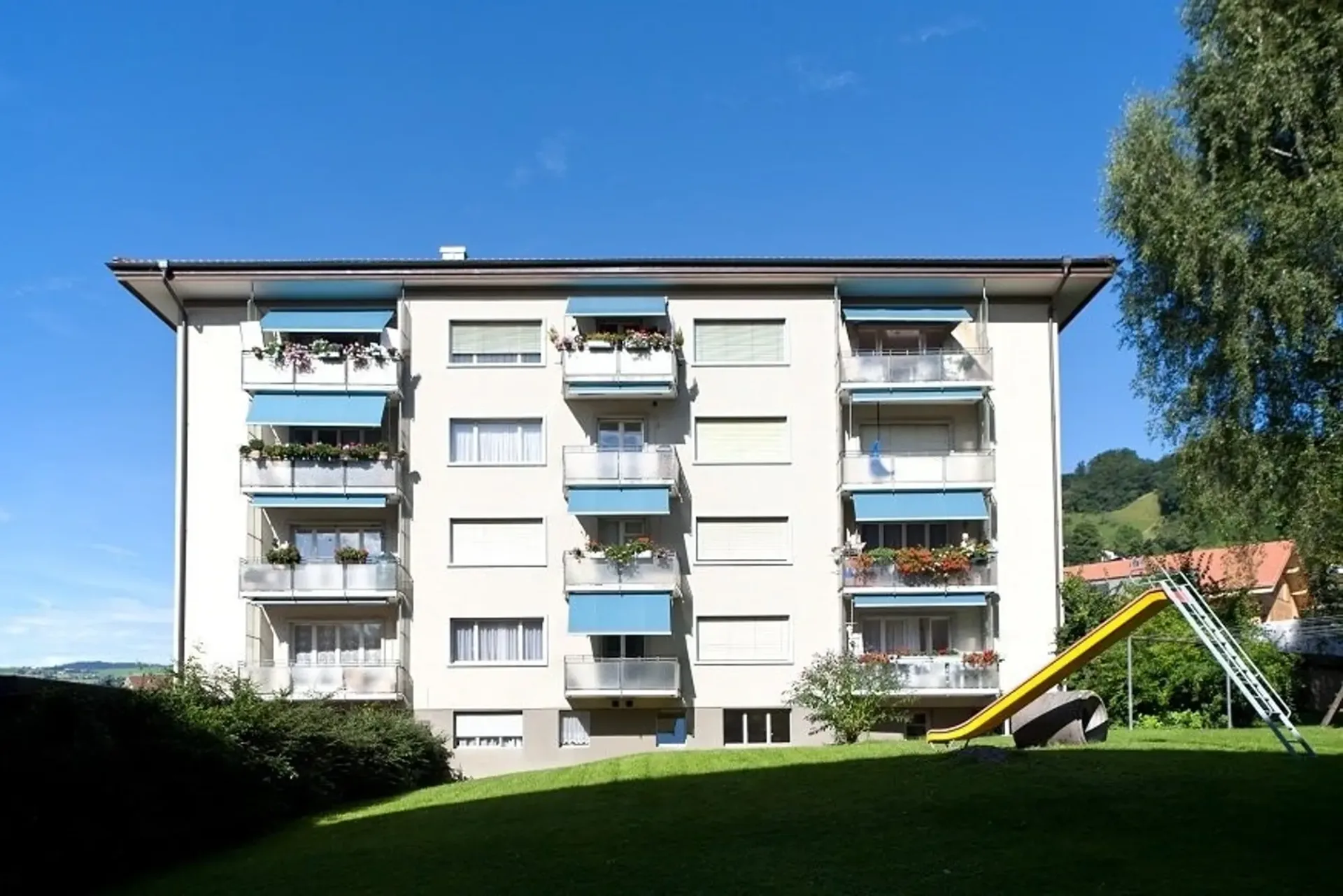 Grosszügige Familienwohnung mit toller Aussicht!