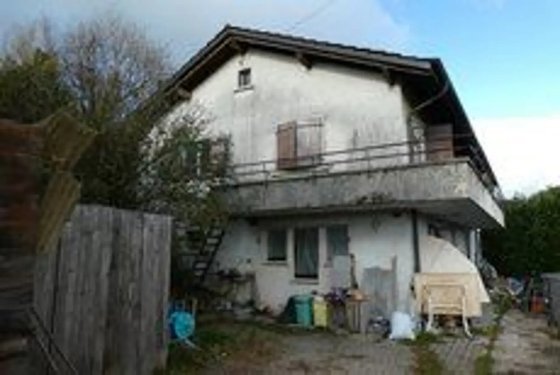 *Villa mit 2 Appartements in Echichens*