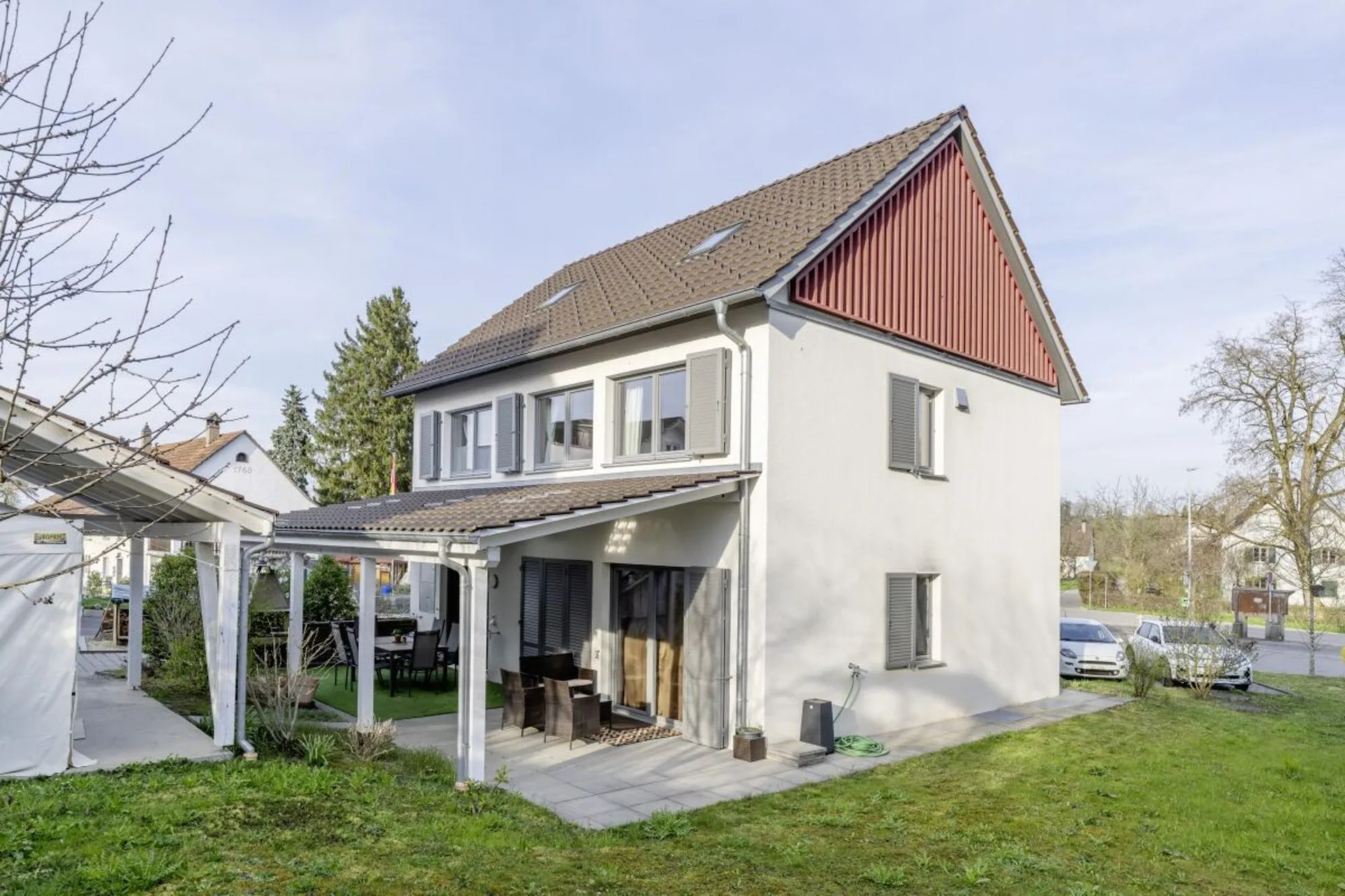 Modernes Familienhaus im Grünen mit Einliegerwohnung