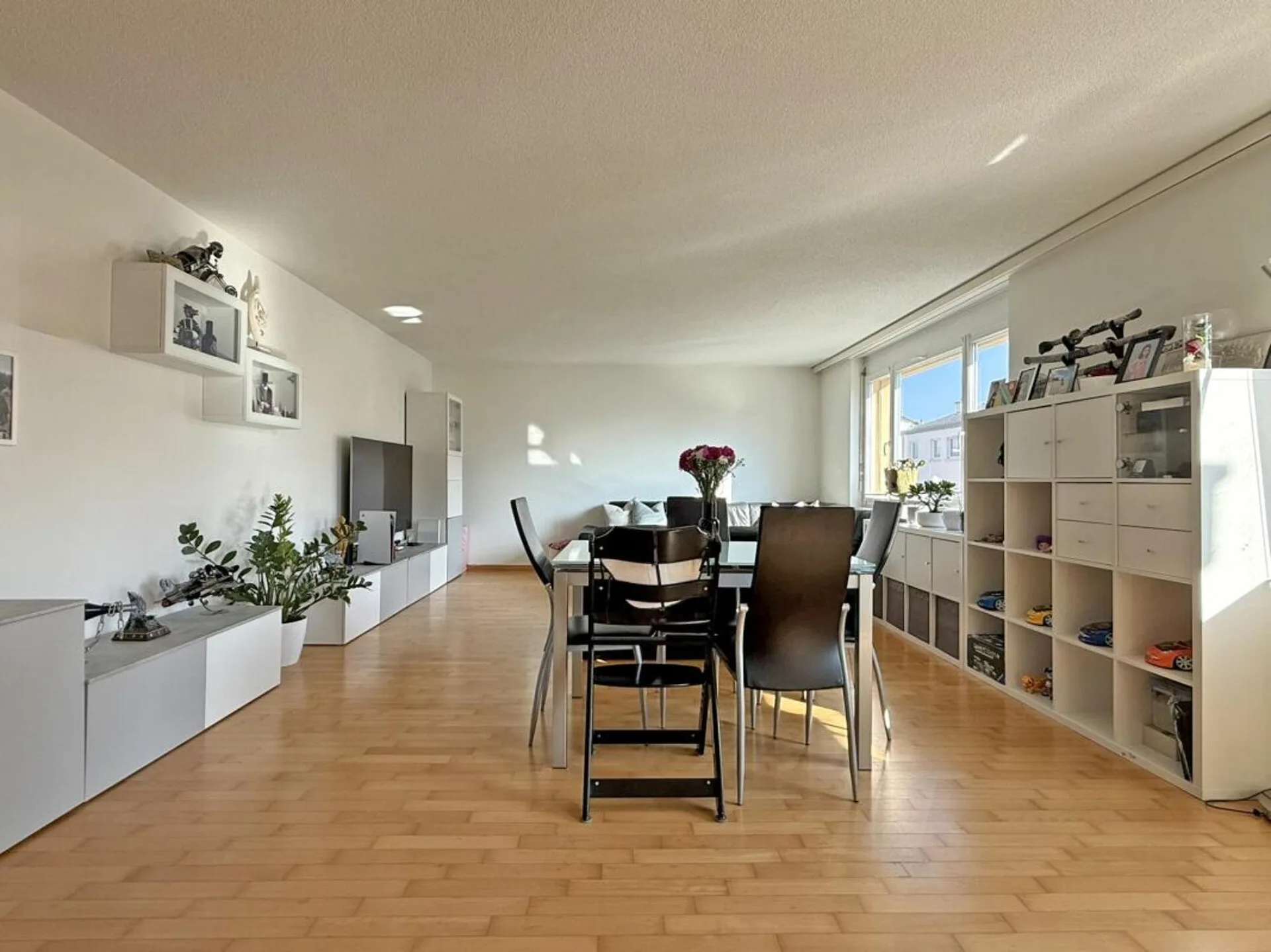 4.5-Zimmerwohnung mit Hobbyraum und zwei Einstellhallenplätzen
