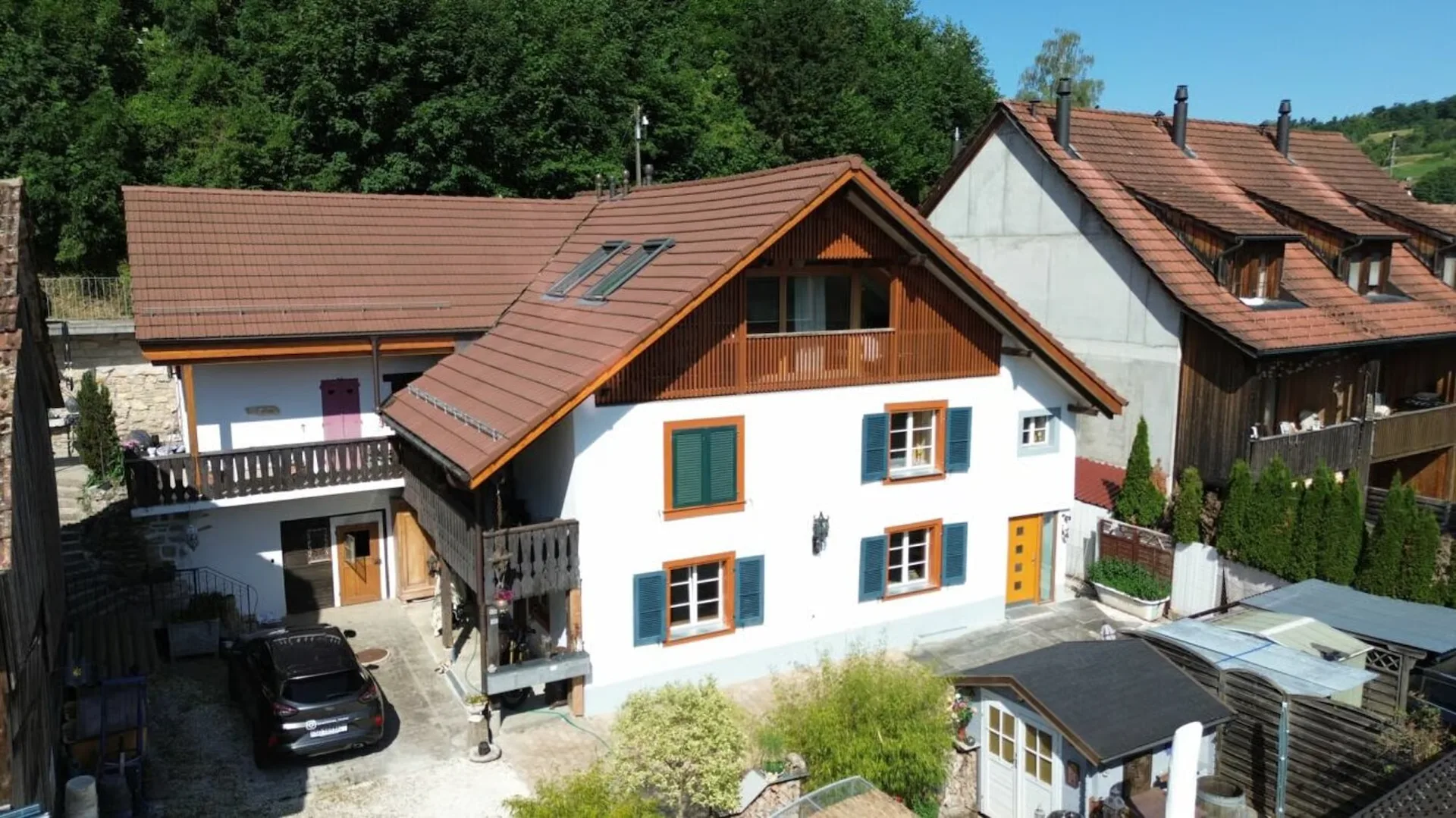 Mehrfamilienhaus mit 4 Wohnungen, umfassend renoviert & attraktive Wohnlage in Seewen