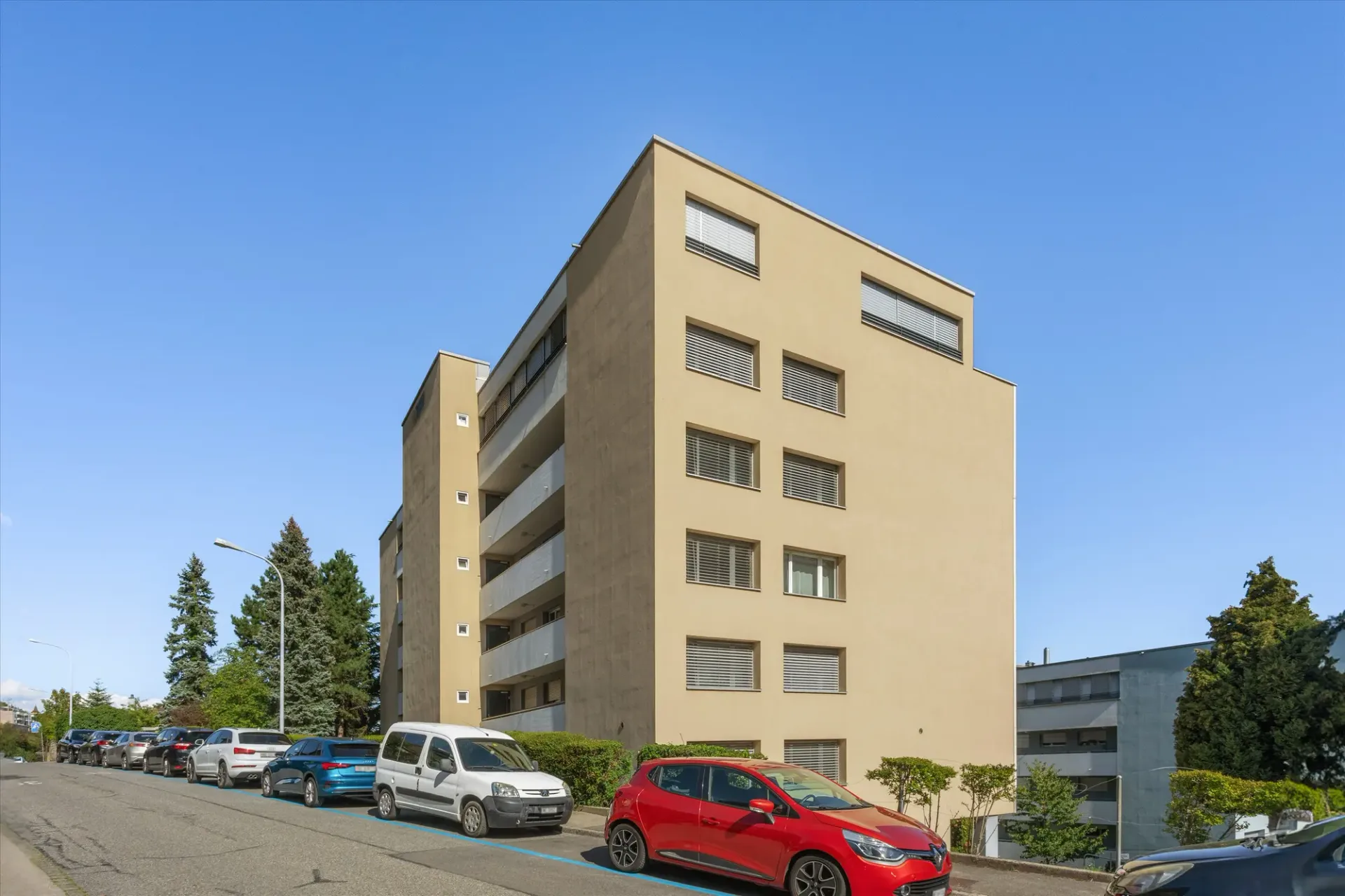 Dachgeschosswohnung mit 4,5 Zimmern und herrlicher Aussicht auf den See