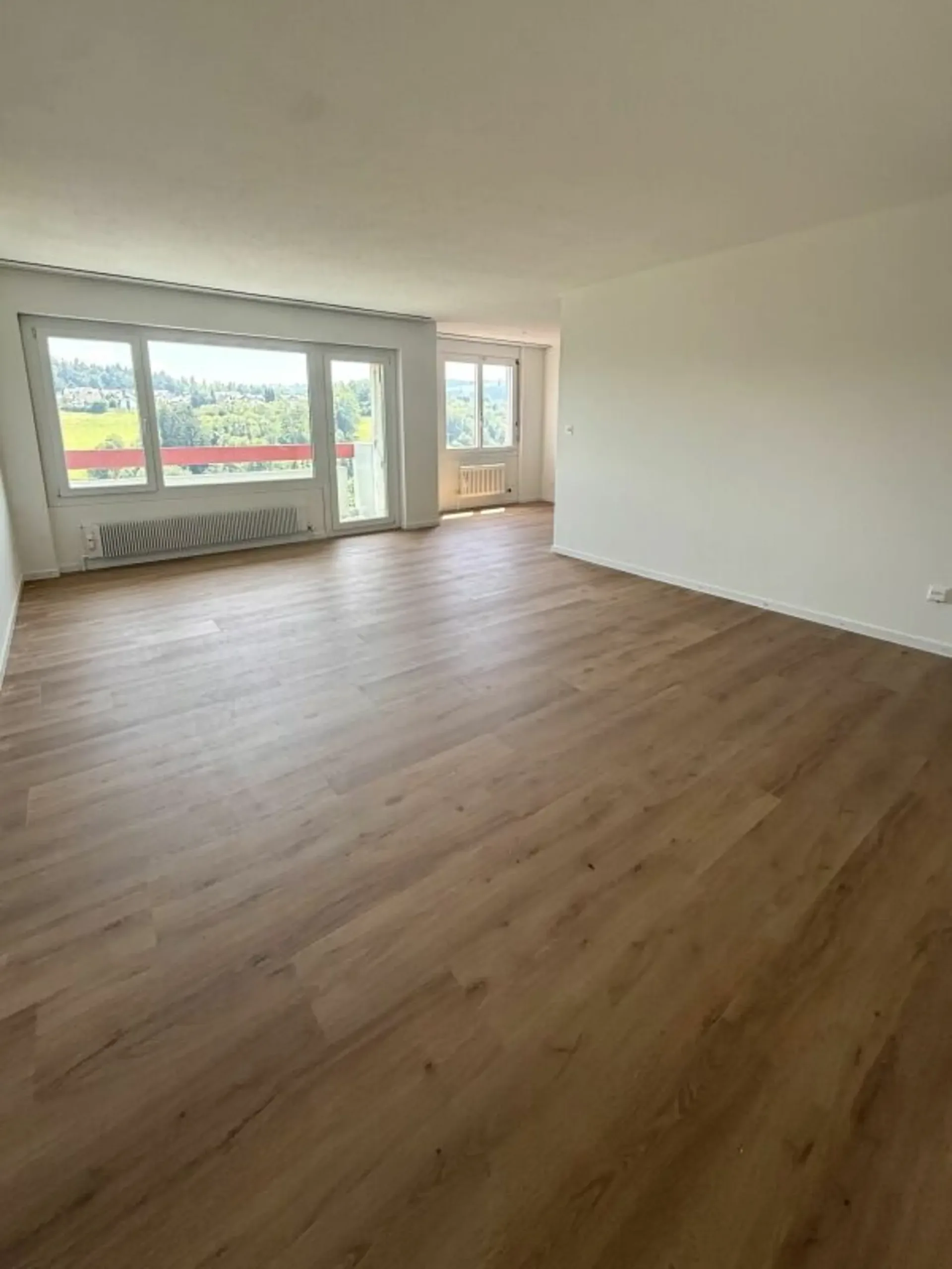 Teilrenovierte 4.5-Zimmerwohnung mit attraktivem Grundriss