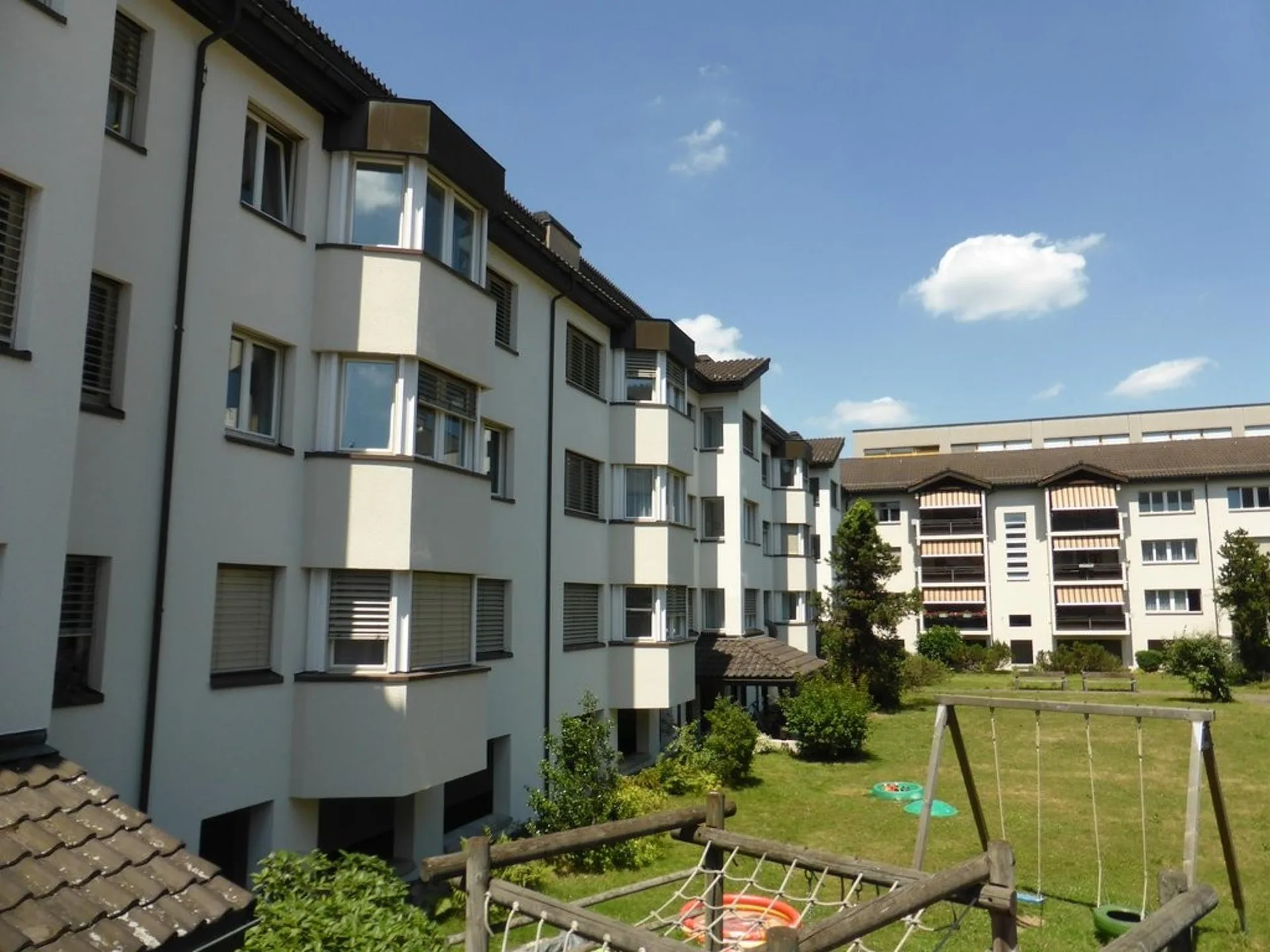 Moderne 2.5 Zimmerwohnung per Vereinbarung