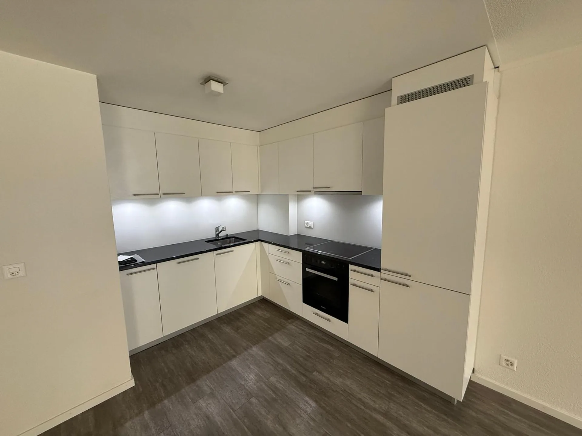 Charming 3.5-room apartment with balcony in Peseux