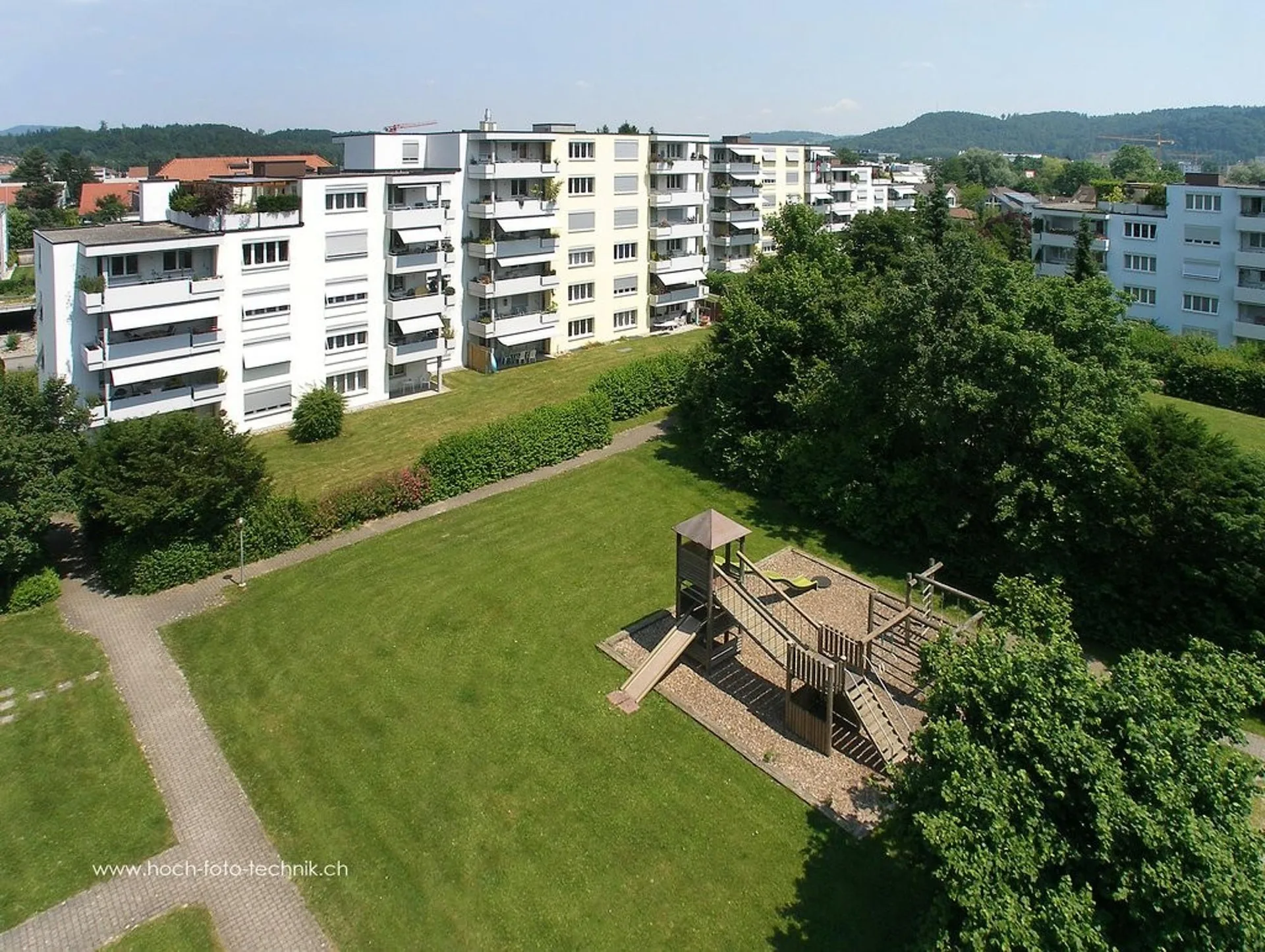 neu sanierte grosse 3.5 Zimmerwohnung