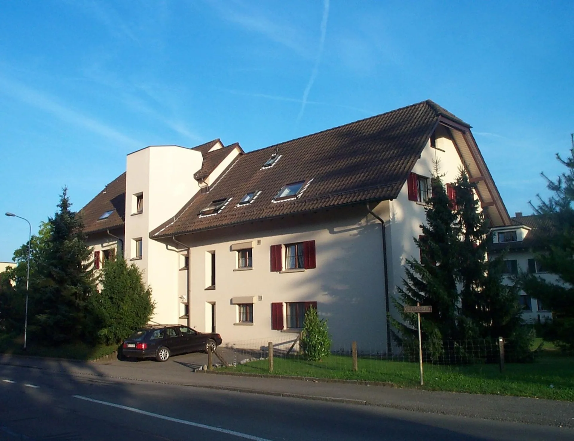 Bright spacious apartment in a quiet location