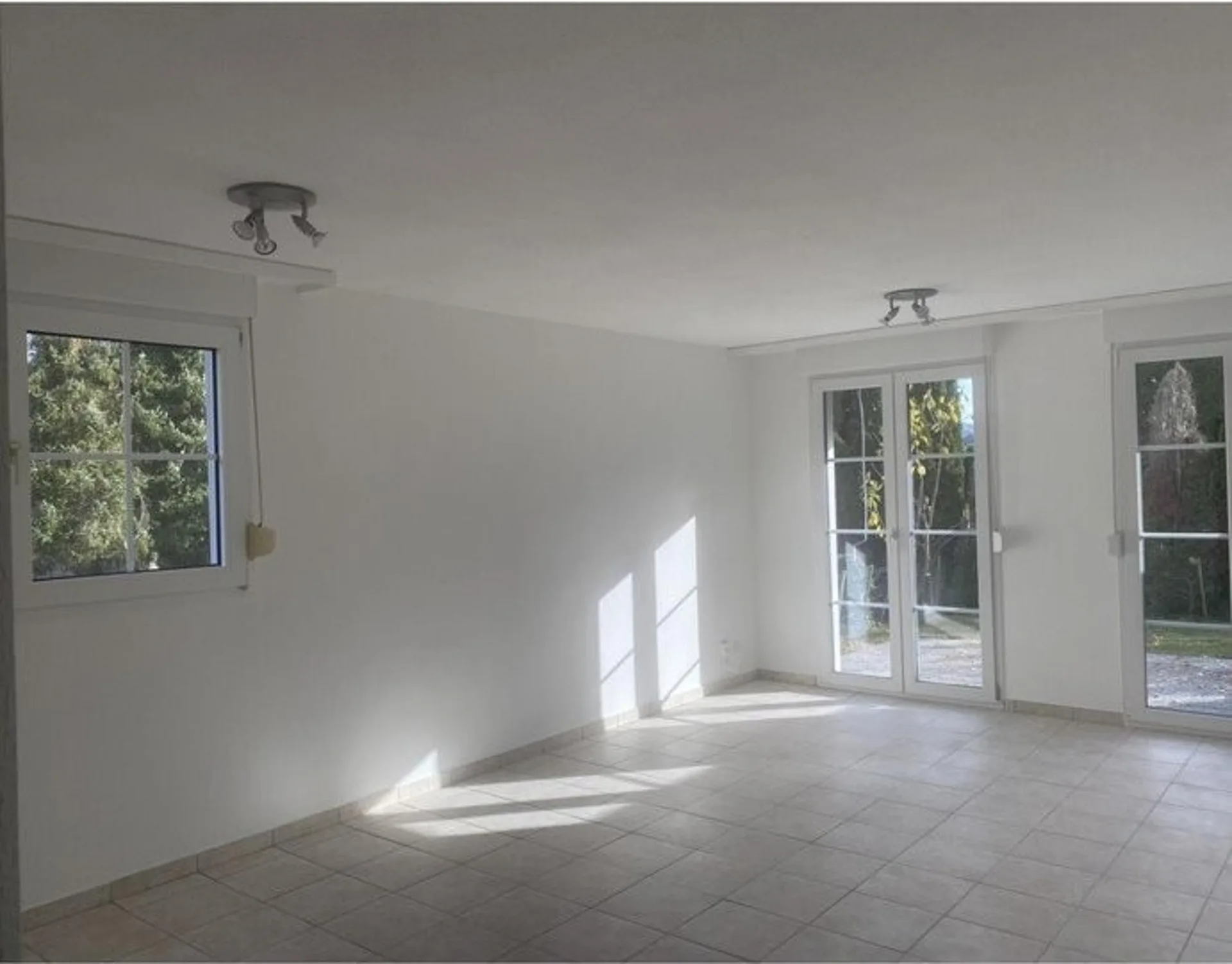 2 1/2 Zimmerwohnung mit eigene Garten ab 1.7. 2026