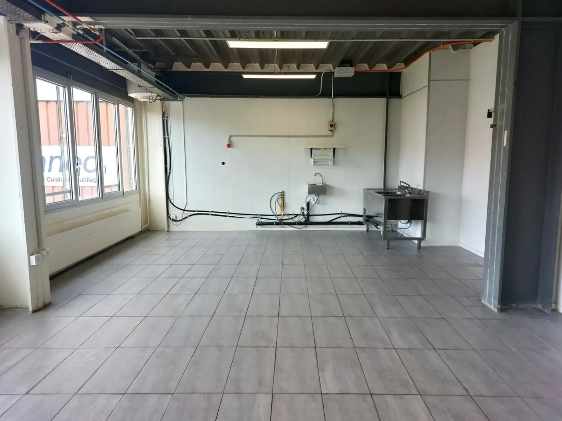 FLEXIBLES MIESEVERHÄLTNIS - Büro/Werkstatt/Lager 79m2 mit Wasser + Abwasser