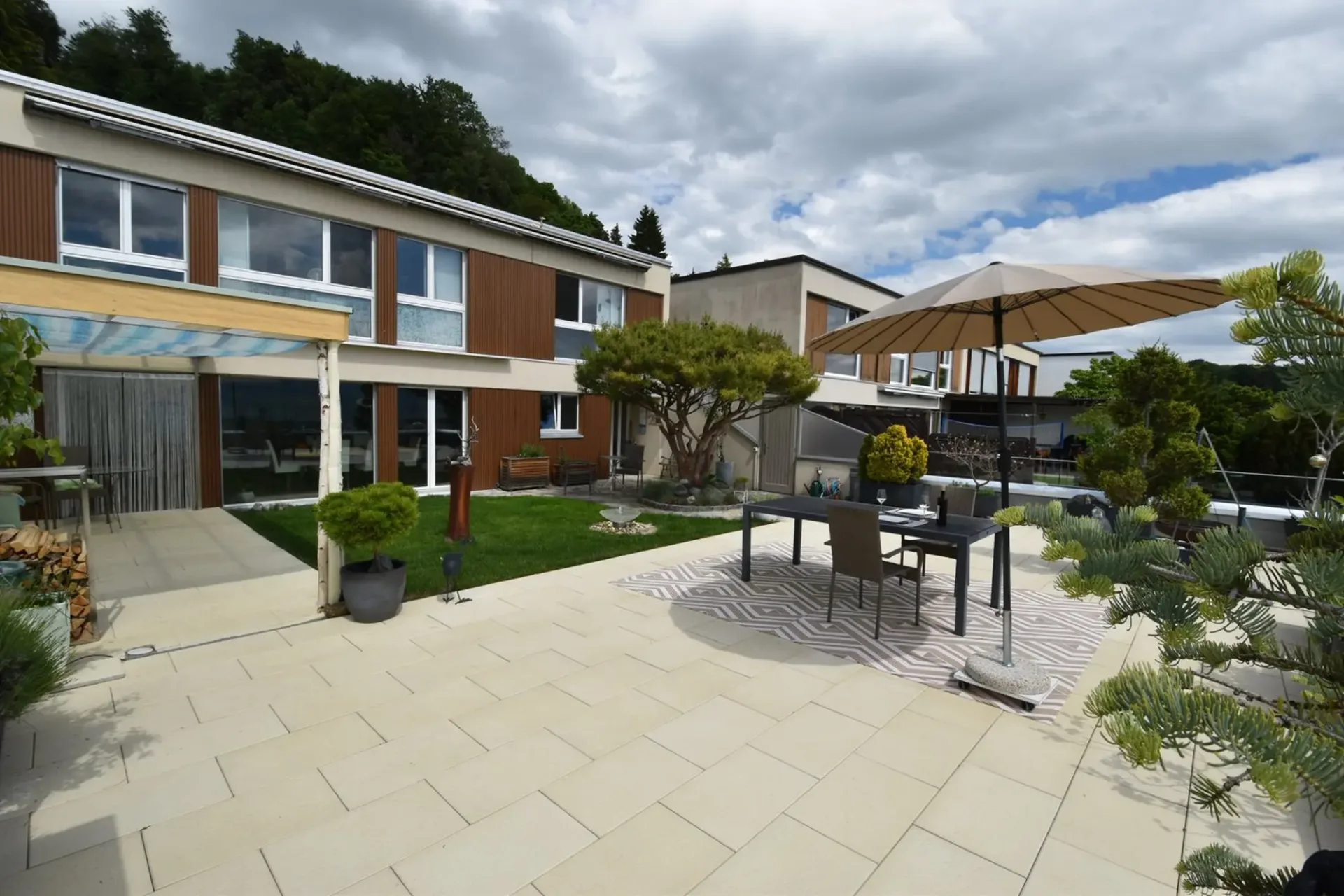 *** Exklusives Terrassenhaus mit atemberaubender Panoramasicht ***